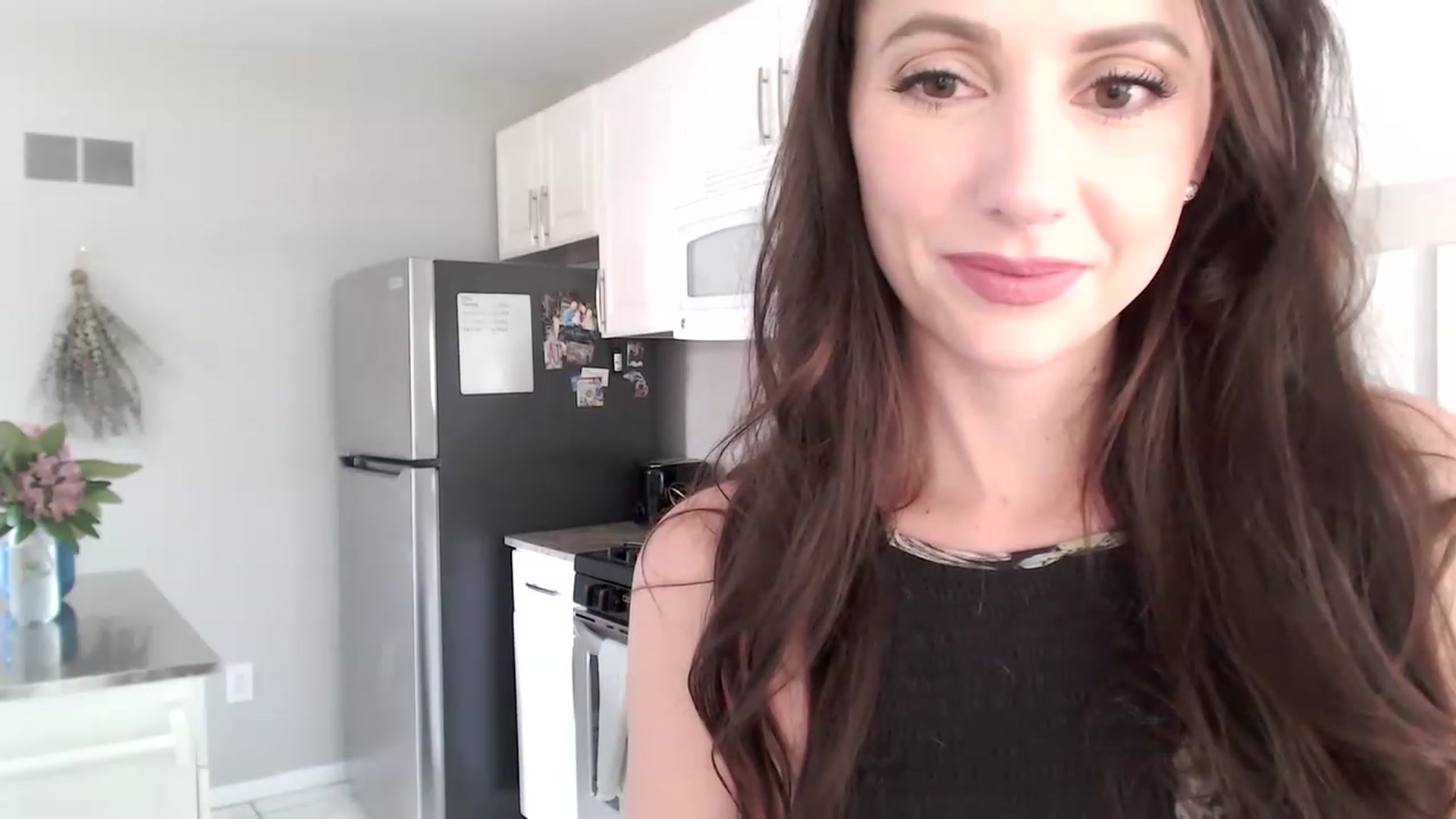 Gallery image thumbnail from Lust_4_Life's myfreecams stream on, 06/10/2023, 22:14 image 20 of 20