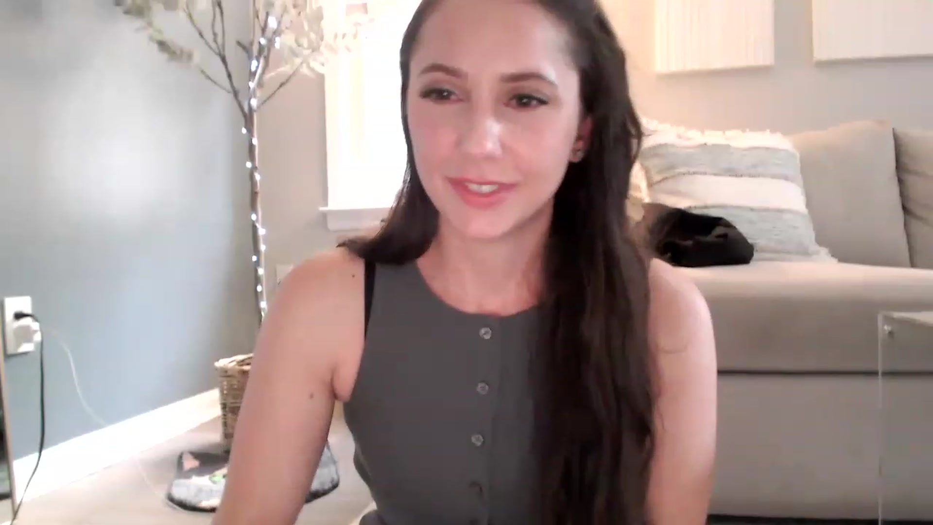 Gallery image thumbnail from Lust_4_Life's myfreecams stream on, 06/14/2023, 24:35 image 6 of 20