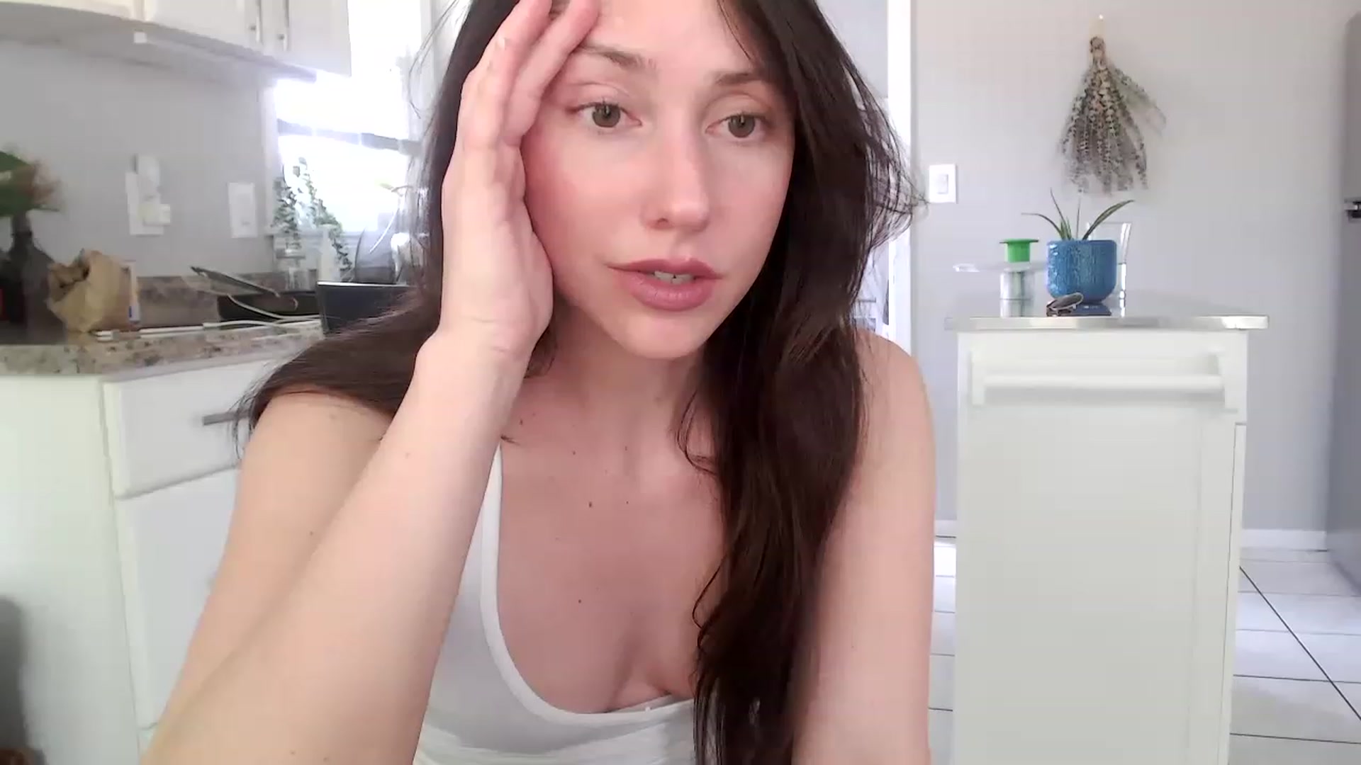 Gallery image thumbnail from Lust_4_Life's myfreecams stream on, 06/18/2023, 22:12 image 3 of 20
