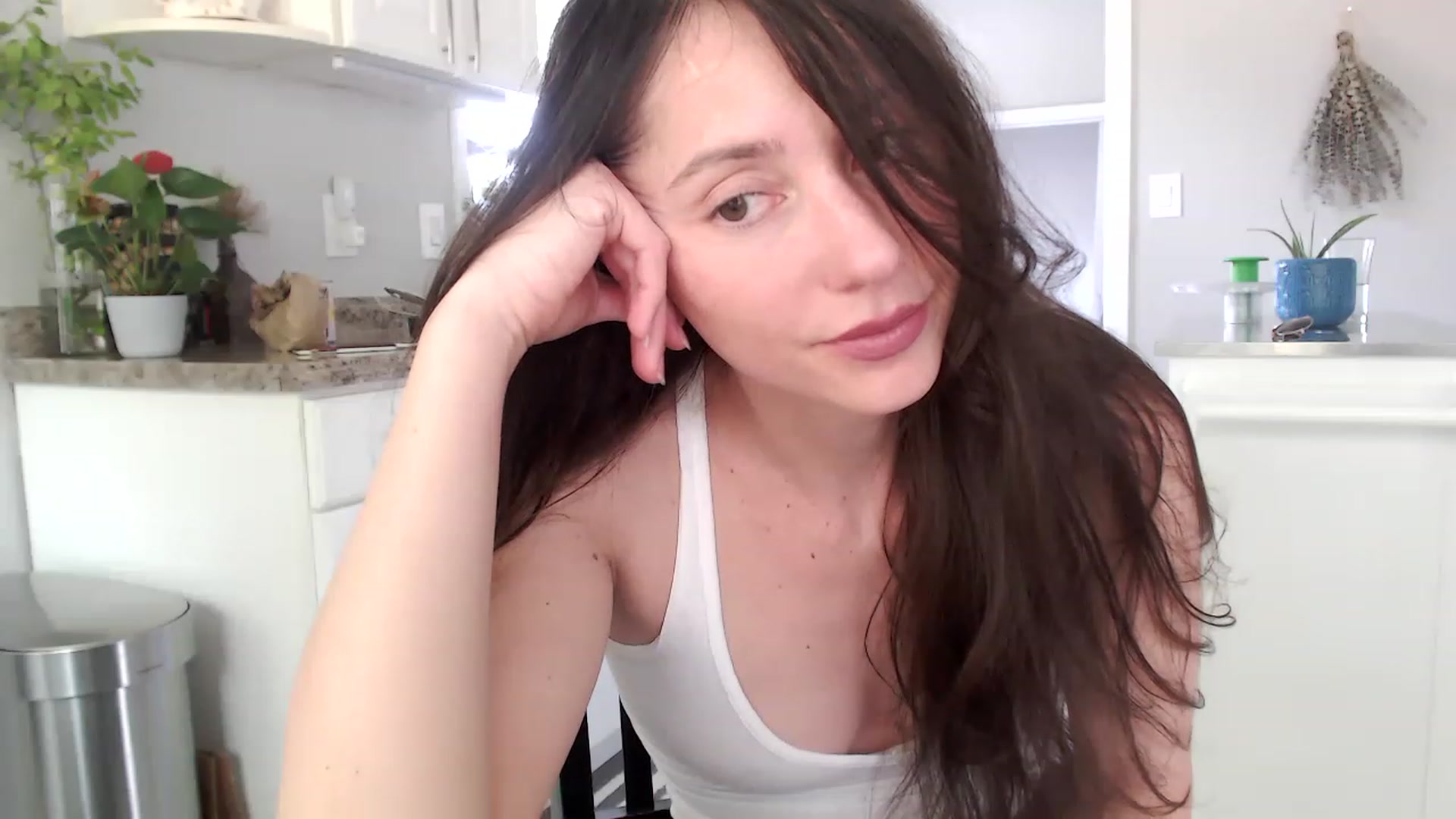 Gallery image thumbnail from Lust_4_Life's myfreecams stream on, 06/18/2023, 22:12 image 5 of 20