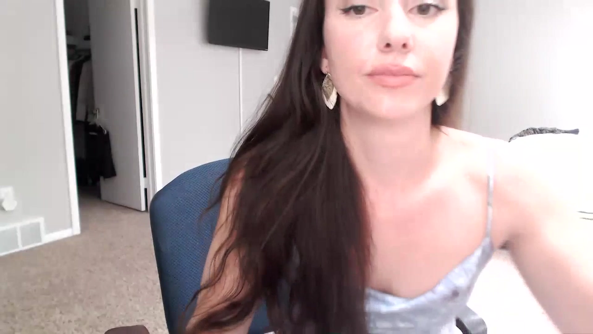 Gallery image thumbnail from Lust_4_Life's myfreecams stream on, 07/15/2023, 19:27 image 4 of 20