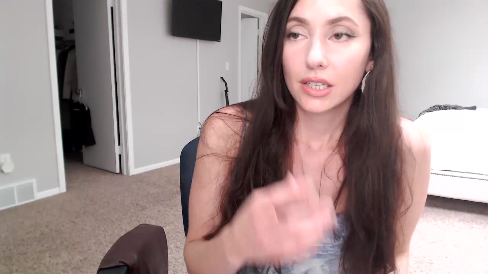 Gallery image thumbnail from Lust_4_Life's myfreecams stream on, 07/15/2023, 19:27 image 20 of 20
