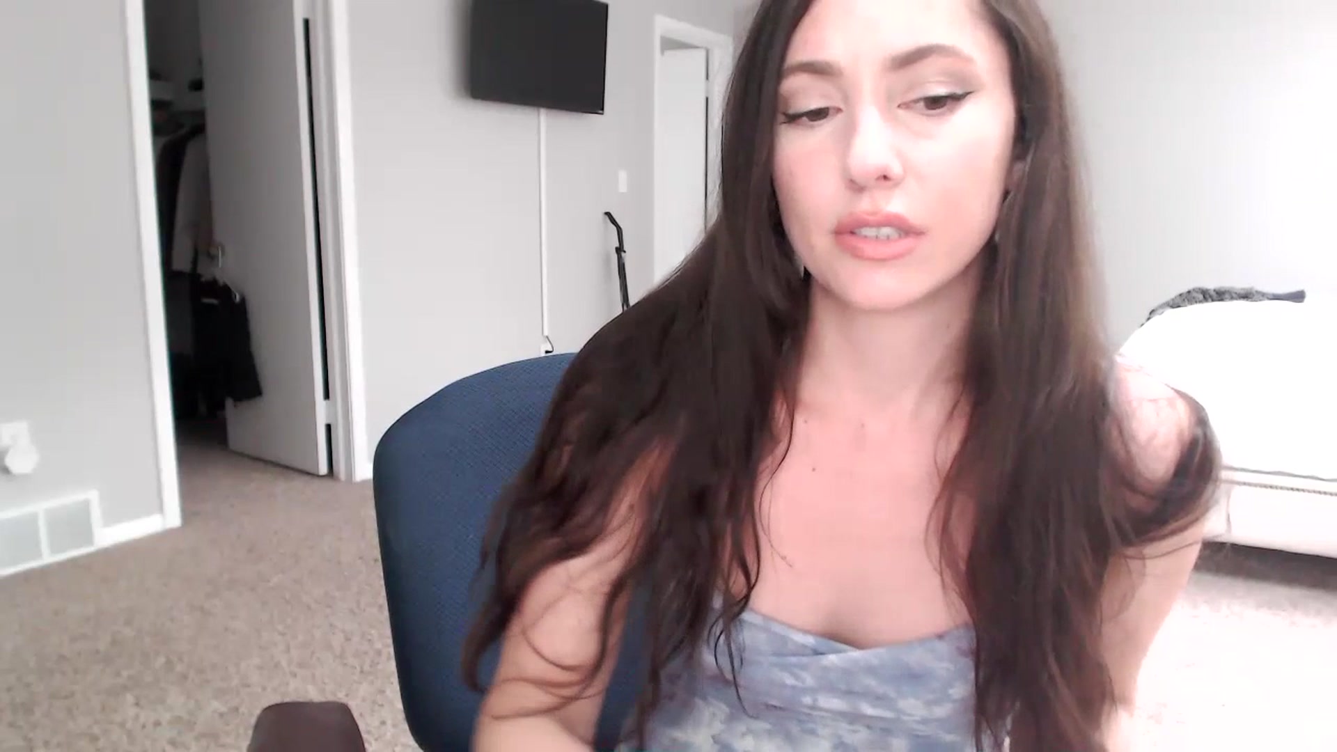 Gallery image thumbnail from Lust_4_Life's myfreecams stream on, 07/15/2023, 19:27 image 12 of 20