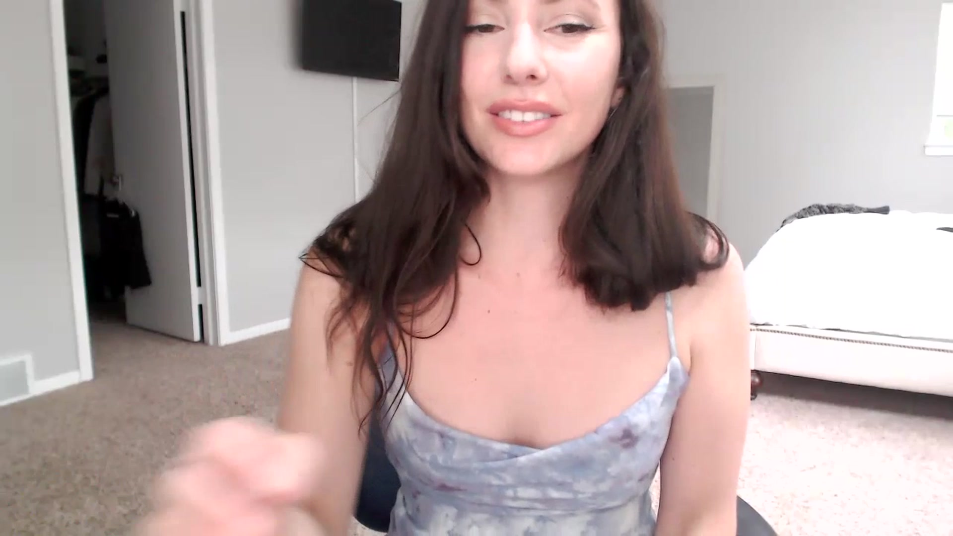 Gallery image thumbnail from Lust_4_Life's myfreecams stream on, 07/15/2023, 20:40 image 7 of 20