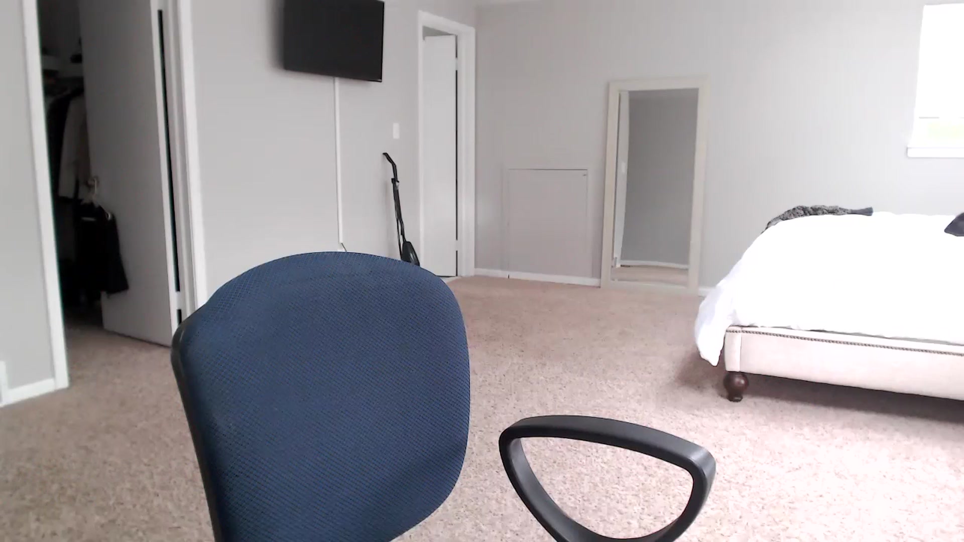 Gallery image thumbnail from Lust_4_Life's myfreecams stream on, 07/15/2023, 20:40 image 14 of 20