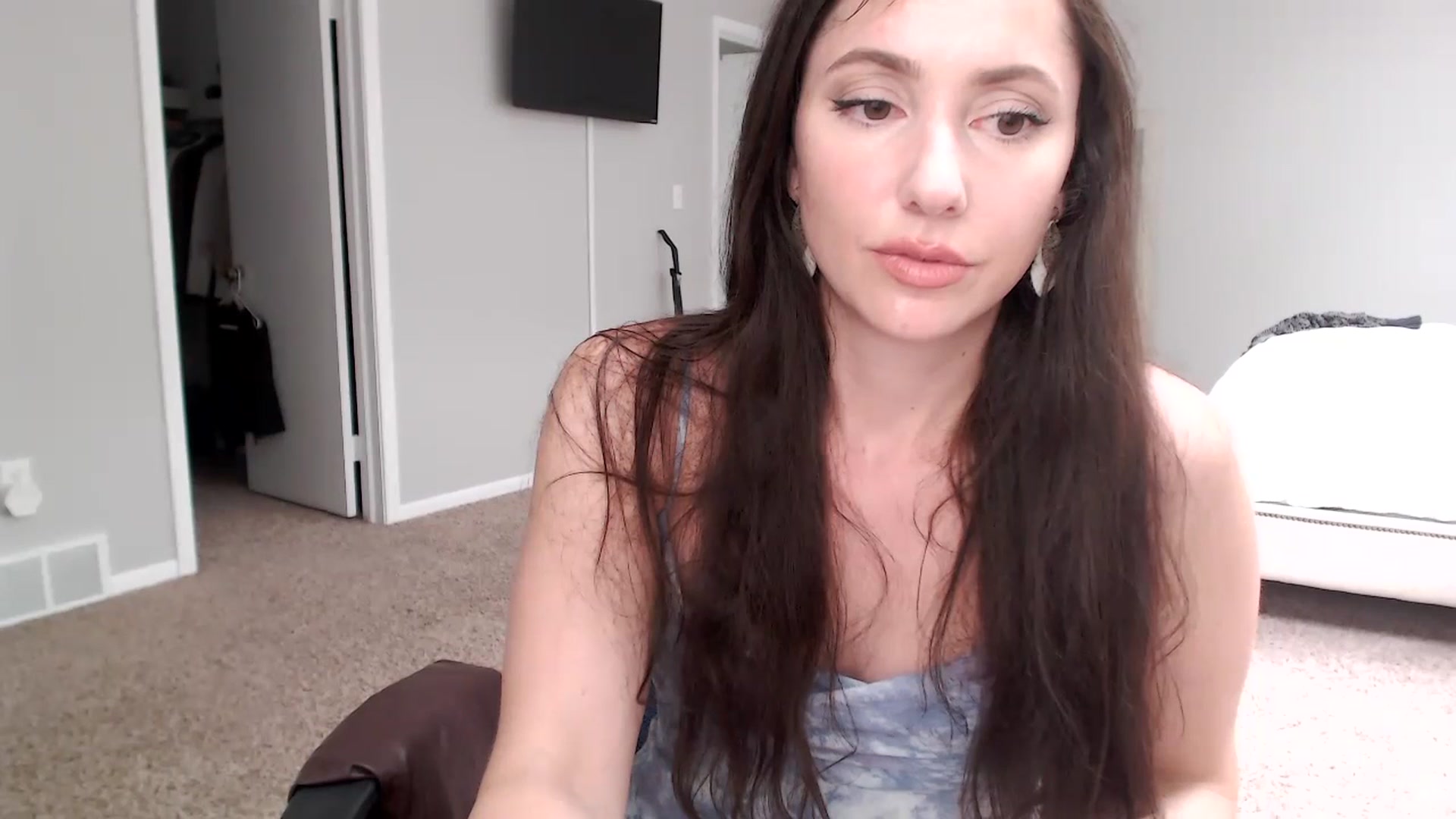 Gallery image thumbnail from Lust_4_Life's myfreecams stream on, 07/15/2023, 20:40 image 1 of 20