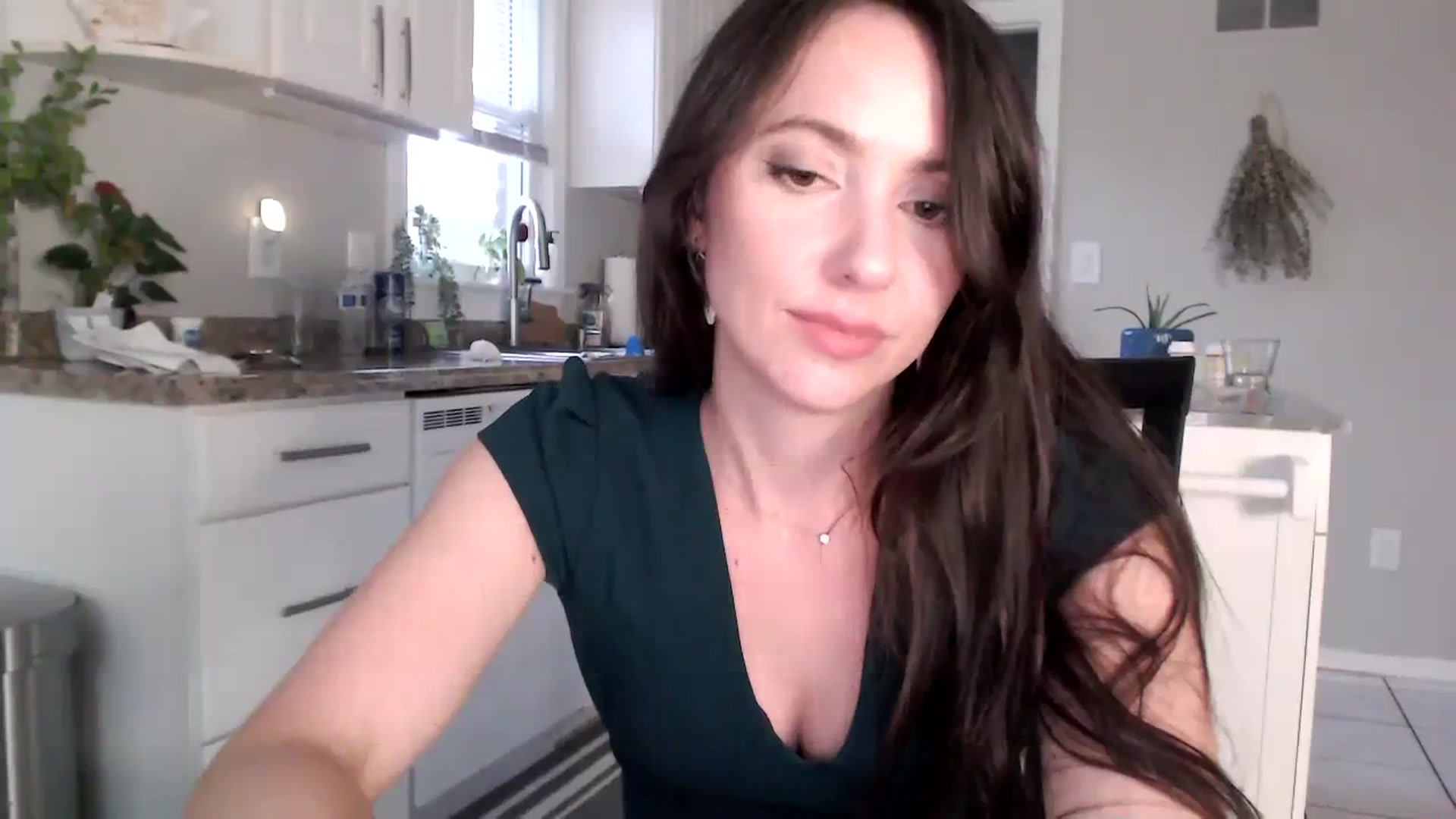 Gallery image thumbnail from Lust_4_Life's myfreecams stream on, 08/04/2023, 24:33 image 16 of 20