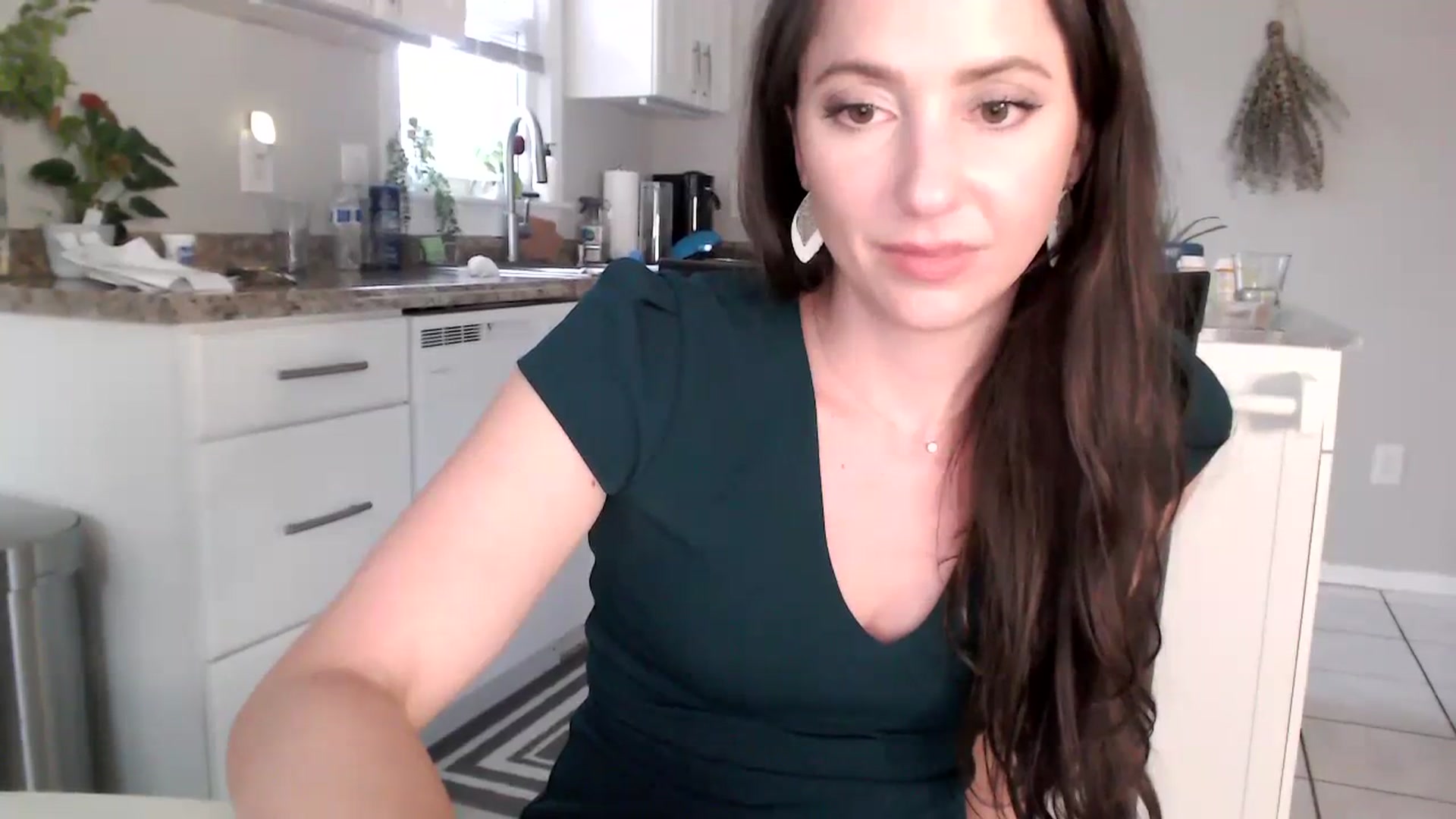 Gallery image thumbnail from Lust_4_Life's myfreecams stream on, 08/04/2023, 24:33 image 8 of 20