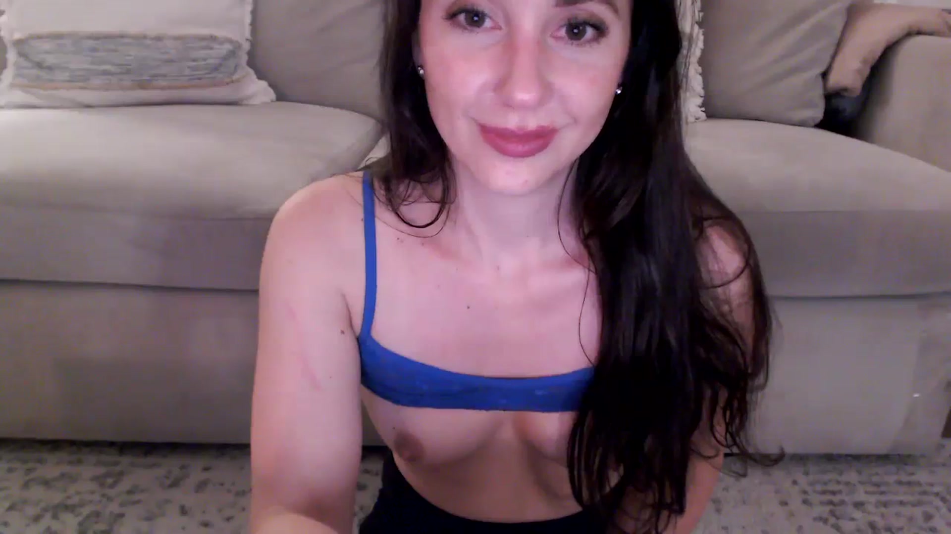 Gallery image thumbnail from Lust_4_Life's myfreecams stream on, 08/05/2023, 03:37 image 15 of 20