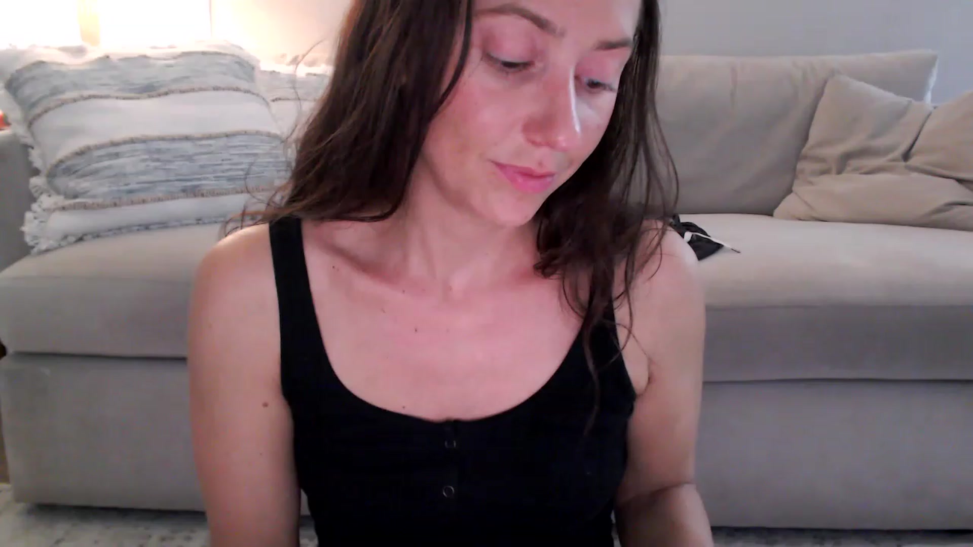 Gallery image thumbnail from Lust_4_Life's myfreecams stream on, 08/06/2023, 21:53 image 9 of 20