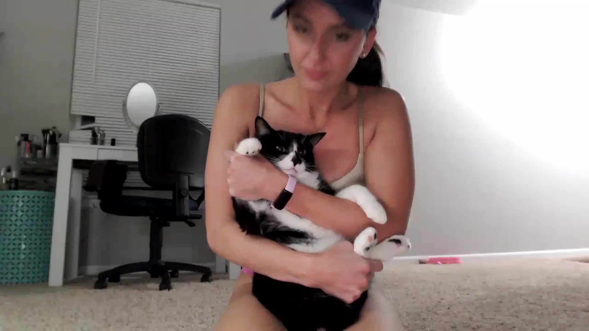 Gallery image thumbnail from Lust_4_Life's myfreecams stream on, 08/30/2023, 01:06 image 16 of 20