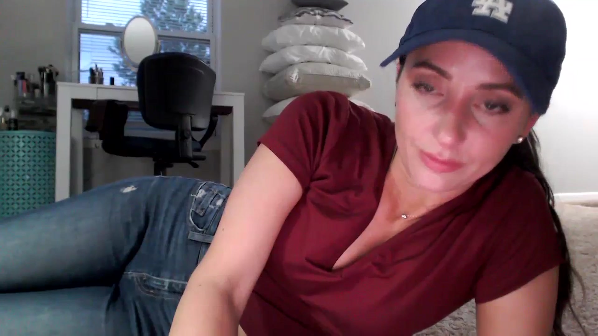 Gallery image thumbnail from Lust_4_Life's myfreecams stream on, 08/30/2023, 01:06 image 8 of 20