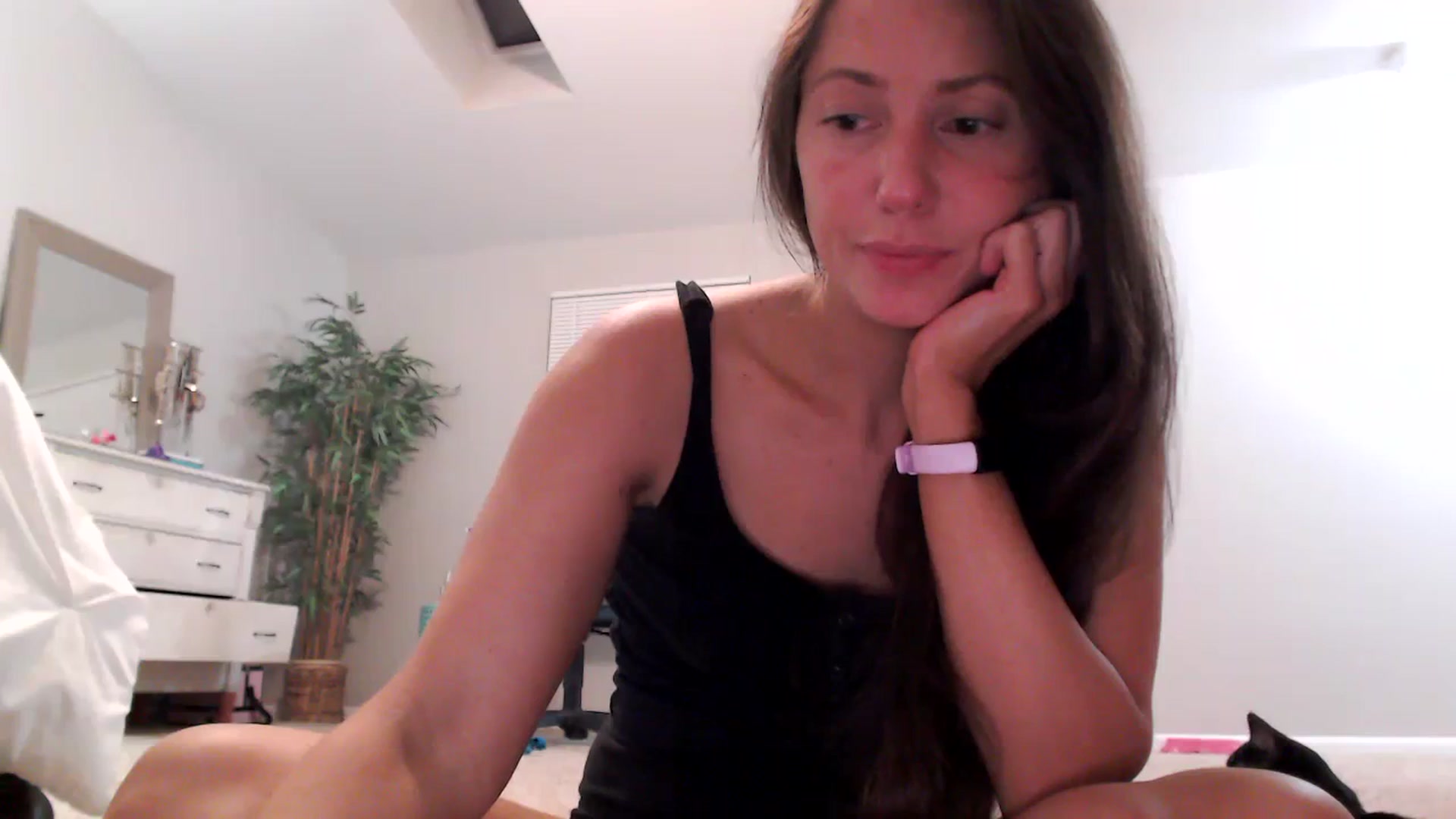 Gallery image thumbnail from Lust_4_Life's myfreecams stream on, 09/02/2023, 02:07 image 18 of 20