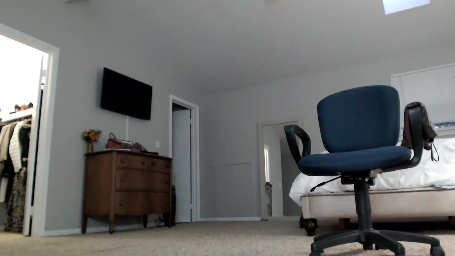 Gallery image thumbnail from Lust_4_Life's myfreecams stream on, 09/13/2023, 24:03 image 15 of 20