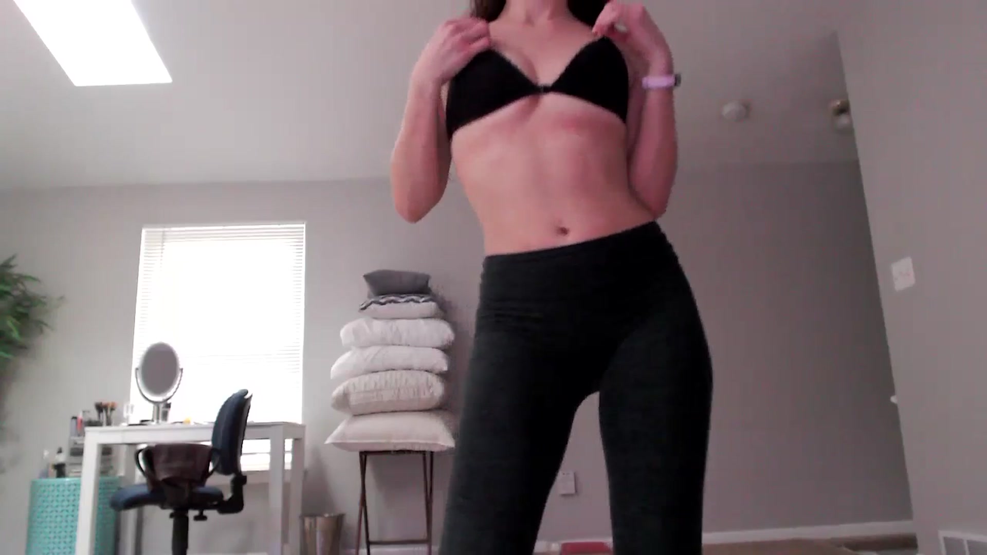 Gallery image thumbnail from Lust_4_Life's myfreecams stream on, 09/19/2023, 23:11 image 2 of 20