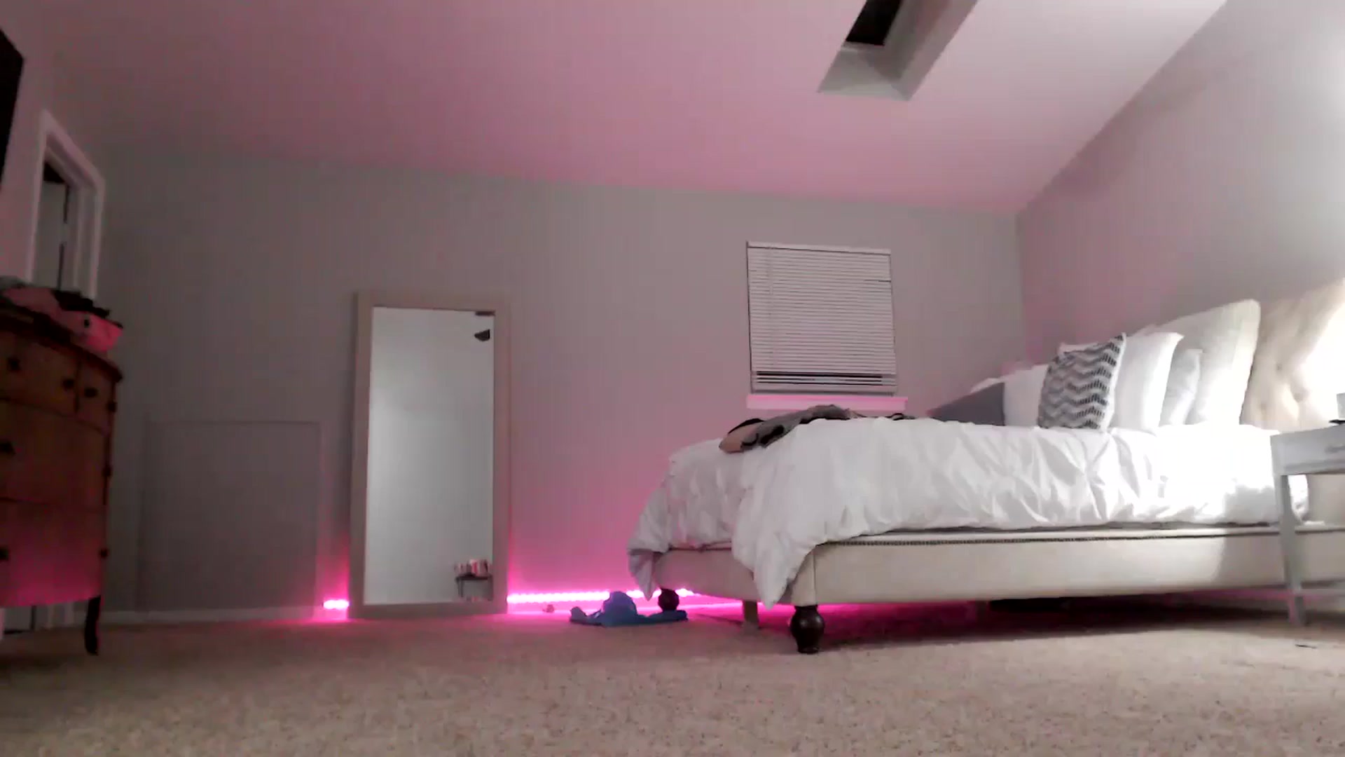 Gallery image thumbnail from Lust_4_Life's myfreecams stream on, 09/24/2023, 01:41 image 5 of 20