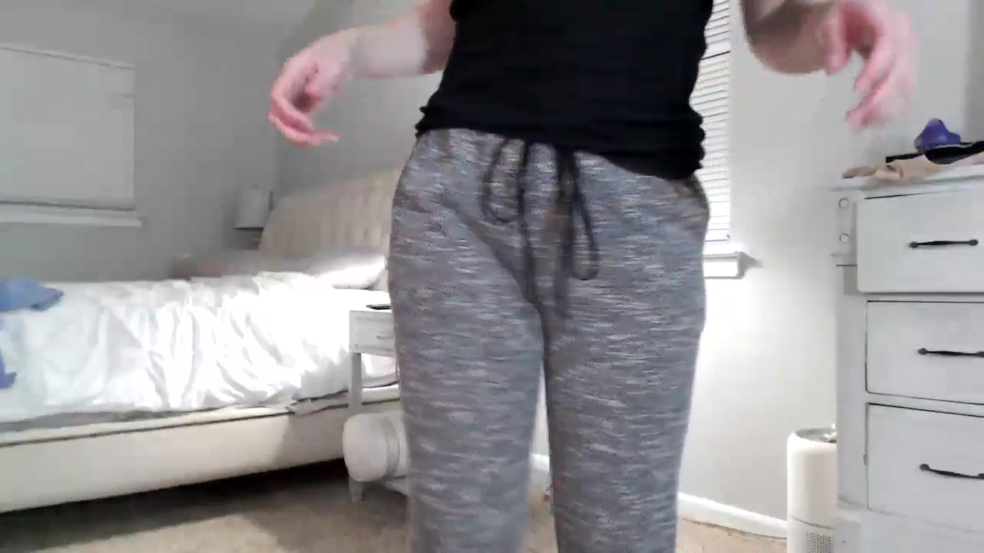 Gallery image thumbnail from Lust_4_Life's myfreecams stream on, 09/27/2023, 01:07 image 18 of 20