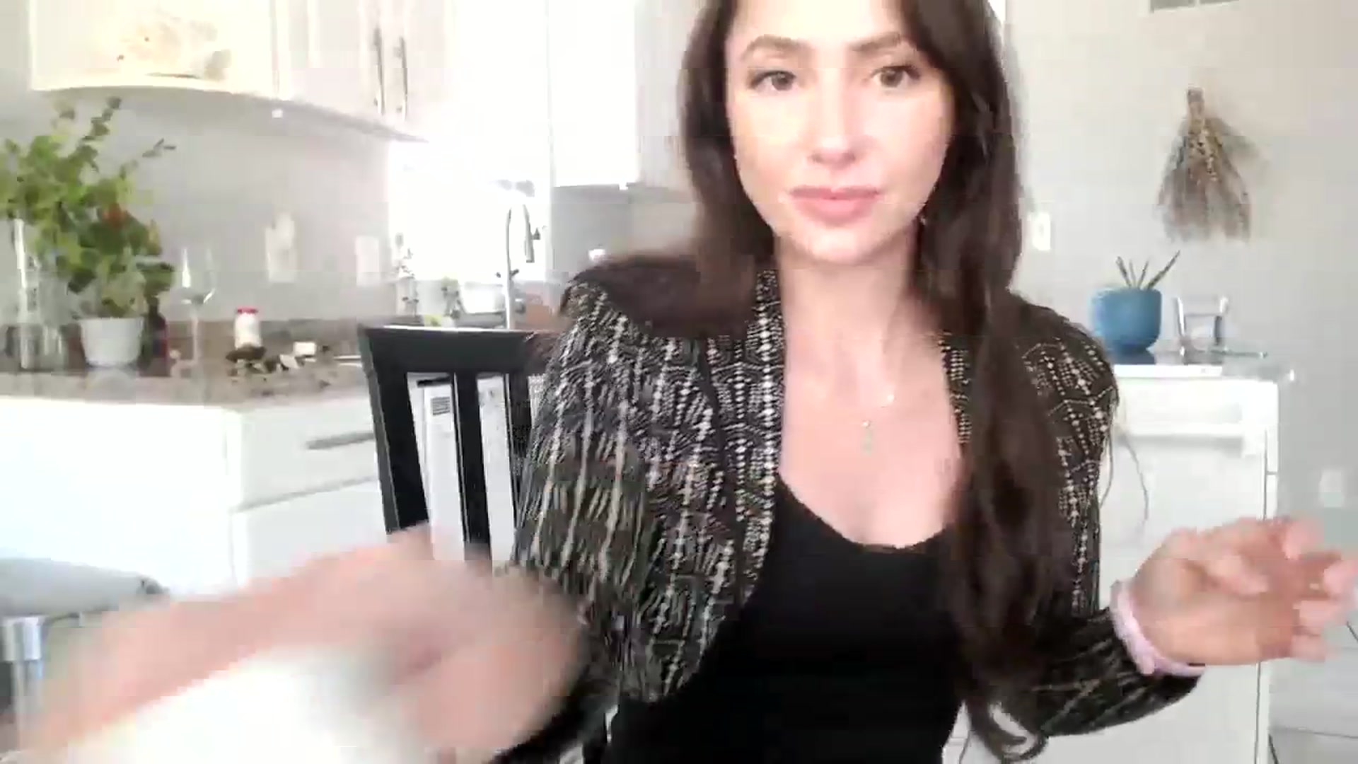 Gallery image thumbnail from Lust_4_Life's myfreecams stream on, 10/12/2023, 17:37 image 8 of 20