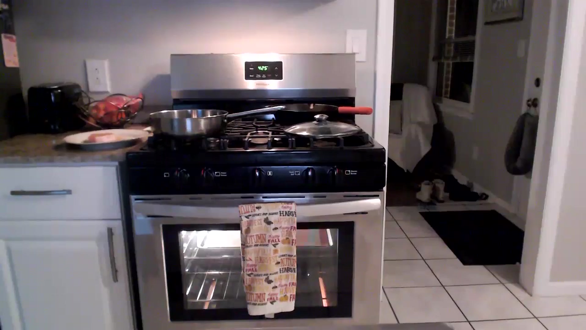Gallery image thumbnail from Lust_4_Life's myfreecams stream on, 10/19/2023, 24:00 image 19 of 20