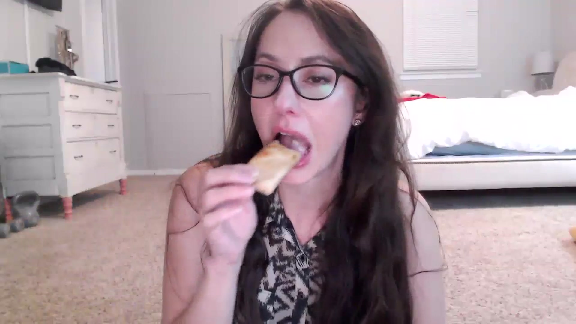 Gallery image thumbnail from Lust_4_Life's myfreecams stream on, 10/20/2023, 23:29 image 9 of 20