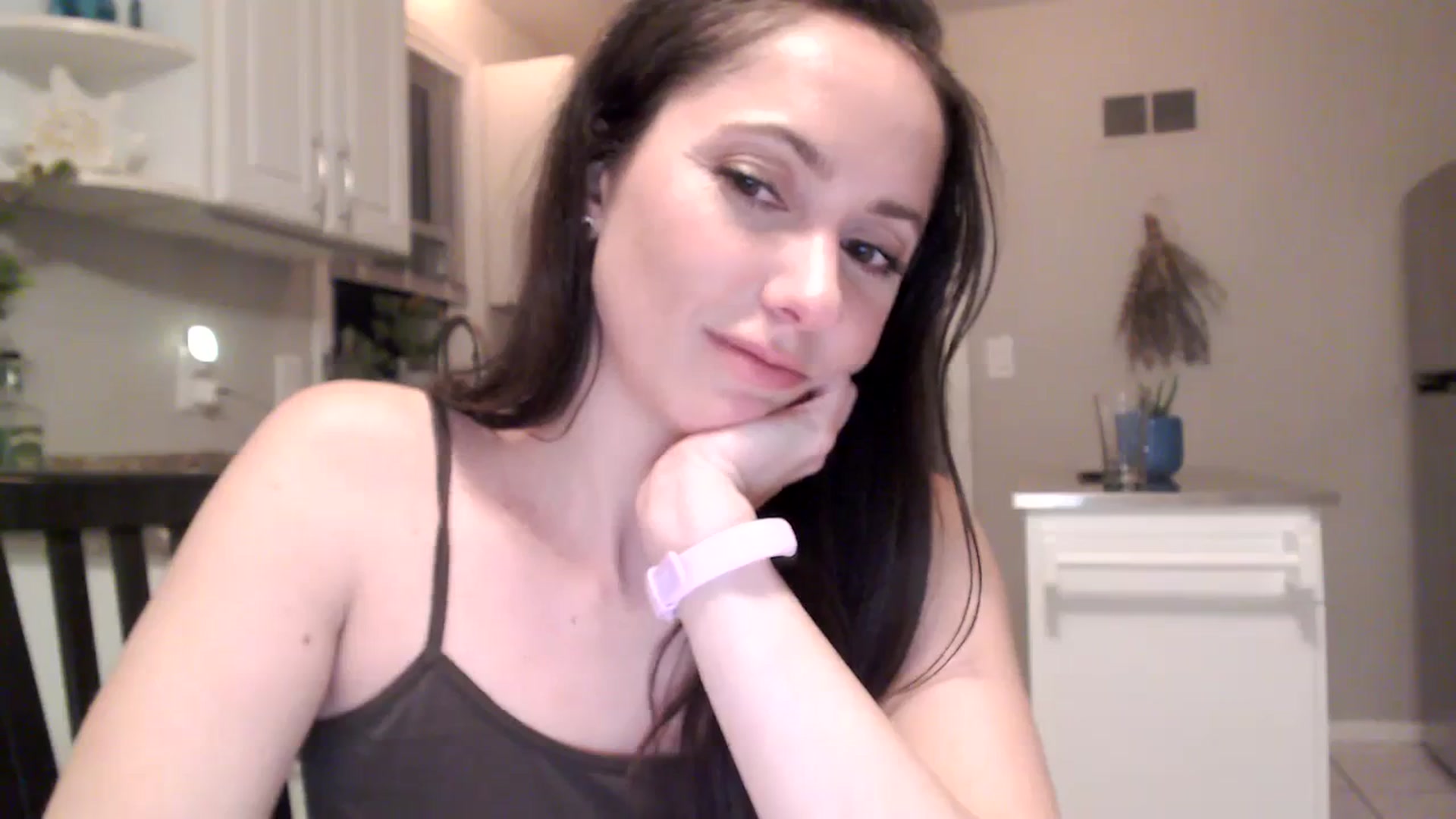 Gallery image thumbnail from Lust_4_Life's myfreecams stream on, 10/24/2023, 23:58 image 19 of 20