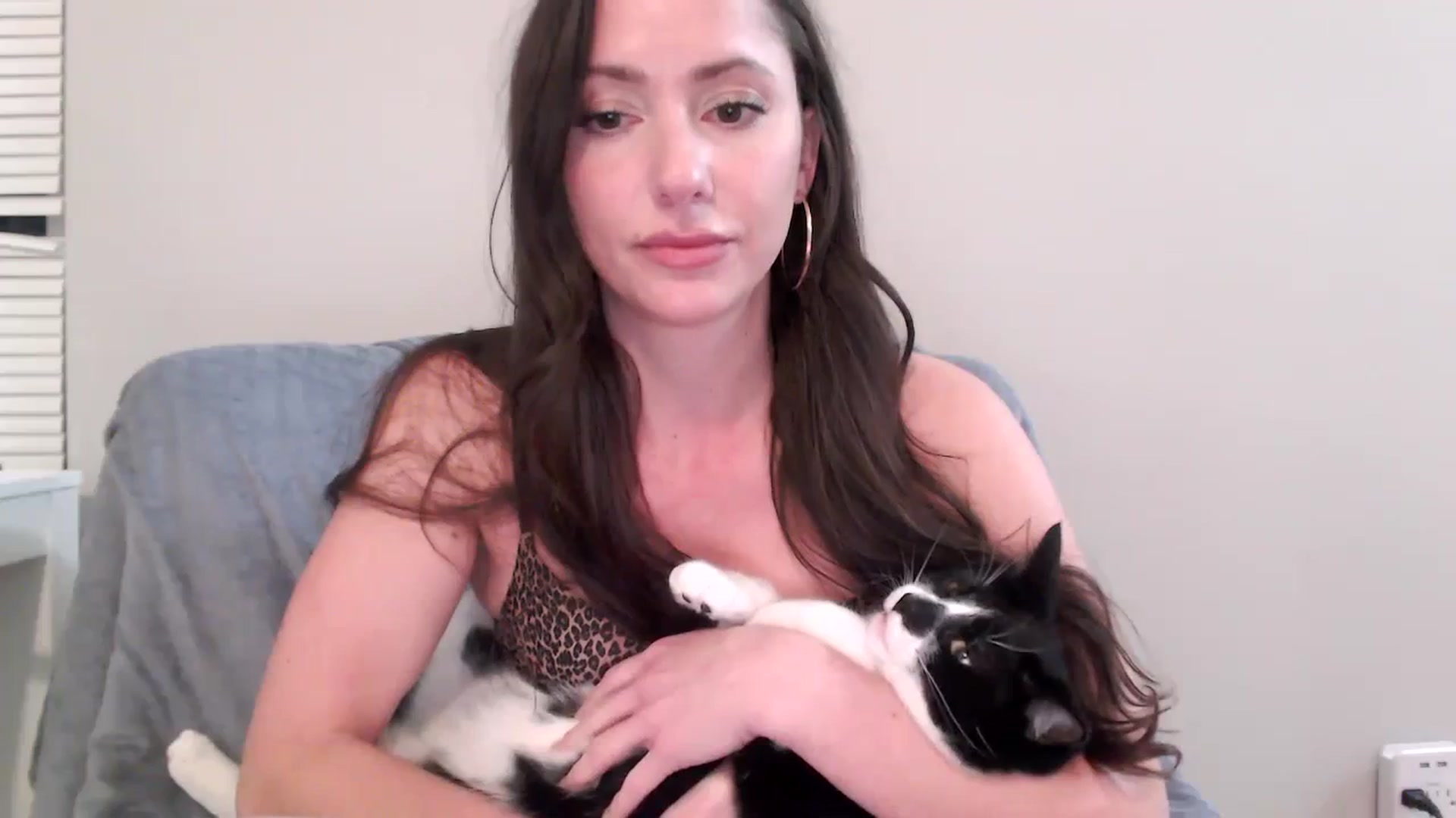 Gallery image thumbnail from Lust_4_Life's myfreecams stream on, 11/01/2023, 23:04 image 16 of 20
