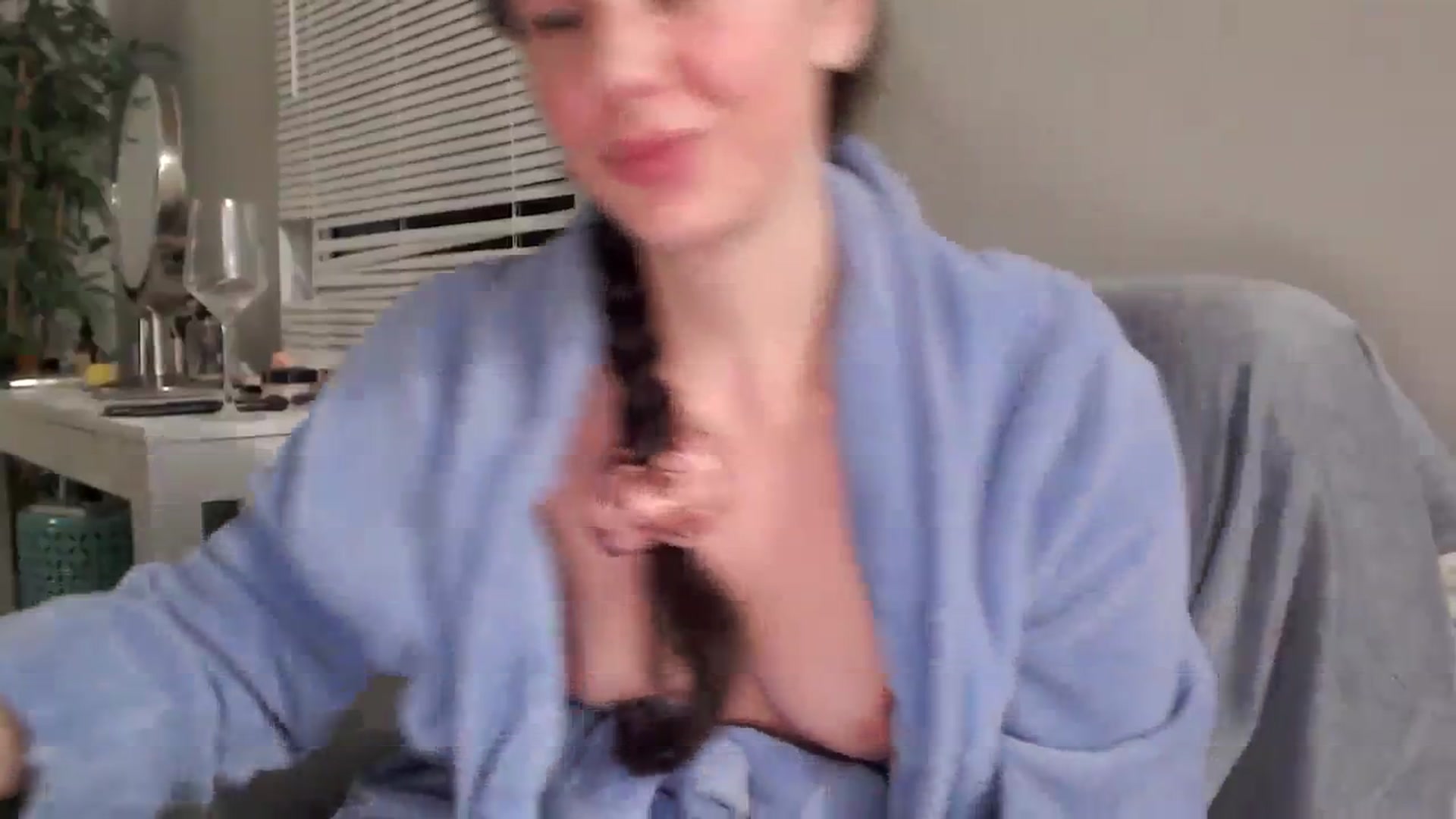 Gallery image thumbnail from Lust_4_Life's myfreecams stream on, 11/20/2023, 01:34 image 9 of 20