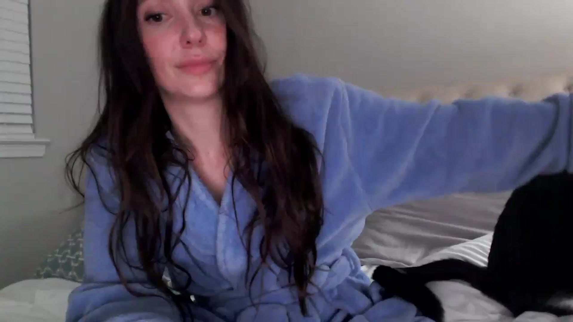 Gallery image thumbnail from Lust_4_Life's myfreecams stream on, 01/17/2024, 01:34 image 6 of 20