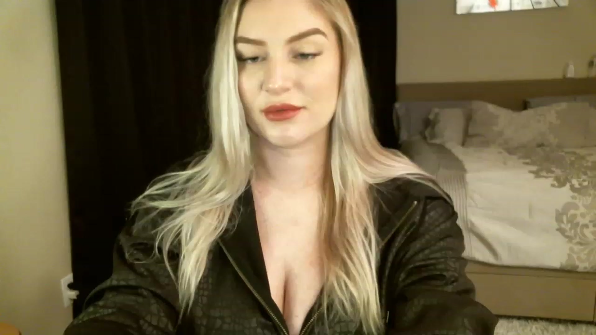 Gallery image thumbnail from Lustful_Rose's myfreecams stream on, 01/03/2023, 22:38 image 1 of 20