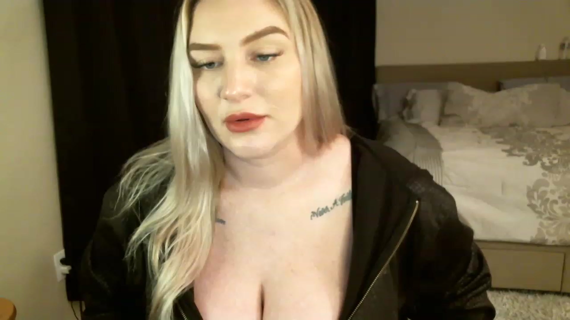 Gallery image thumbnail from Lustful_Rose's myfreecams stream on, 01/03/2023, 22:38 image 11 of 20