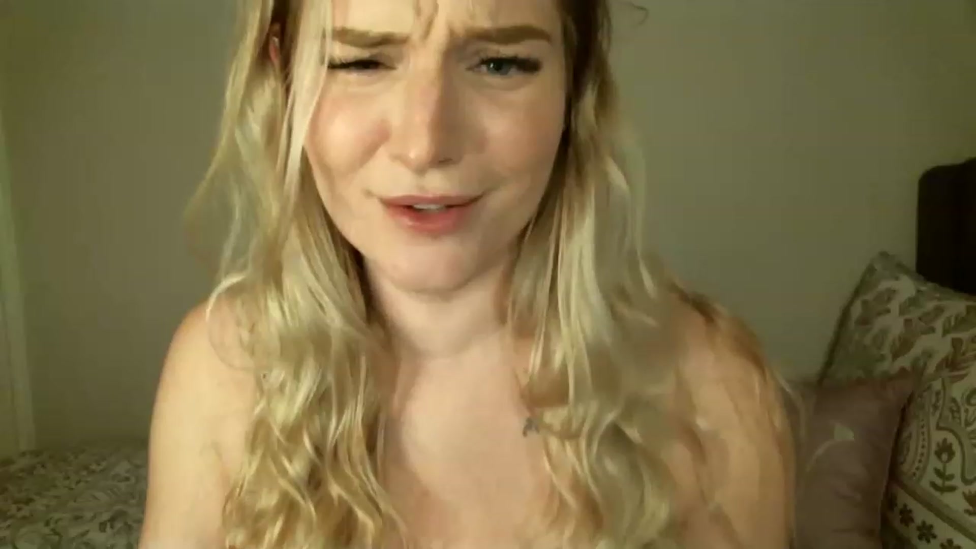 Gallery image thumbnail from Lustful_Rose's myfreecams stream on, 05/07/2023, 01:58 image 12 of 20