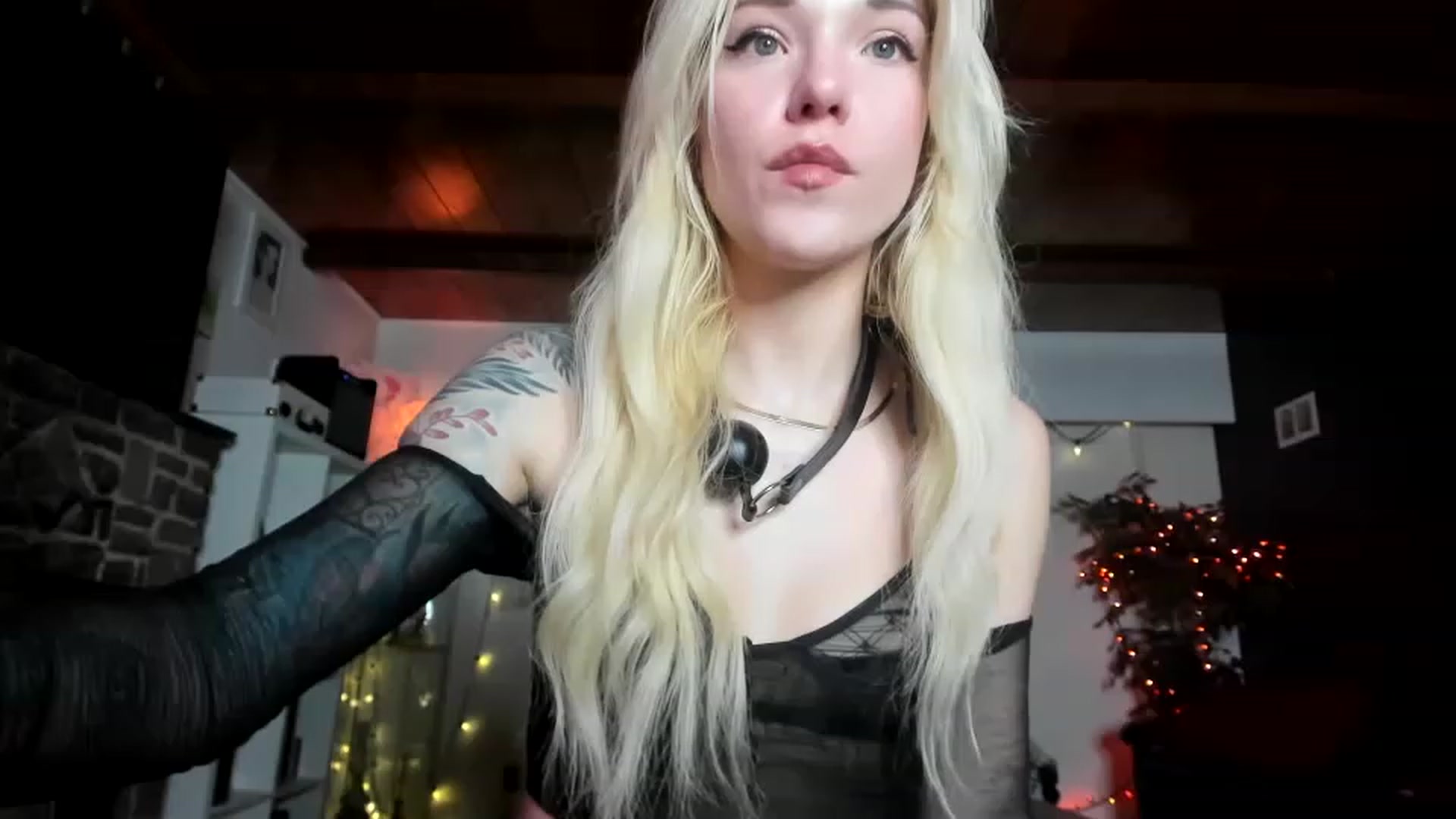 Gallery image thumbnail from Luubeam's myfreecams stream on, 11/23/2022, 01:57 image 20 of 20