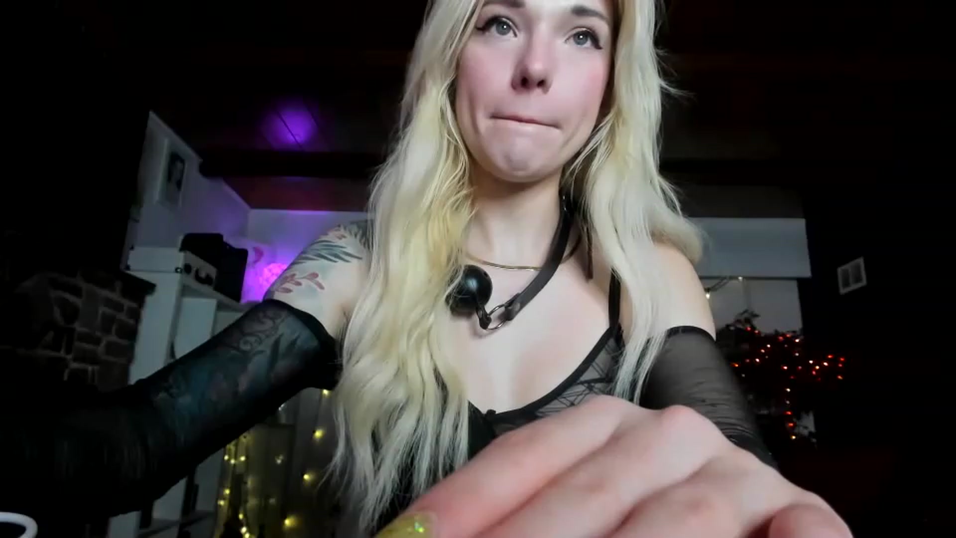 Gallery image thumbnail from Luubeam's myfreecams stream on, 11/23/2022, 01:57 image 15 of 20