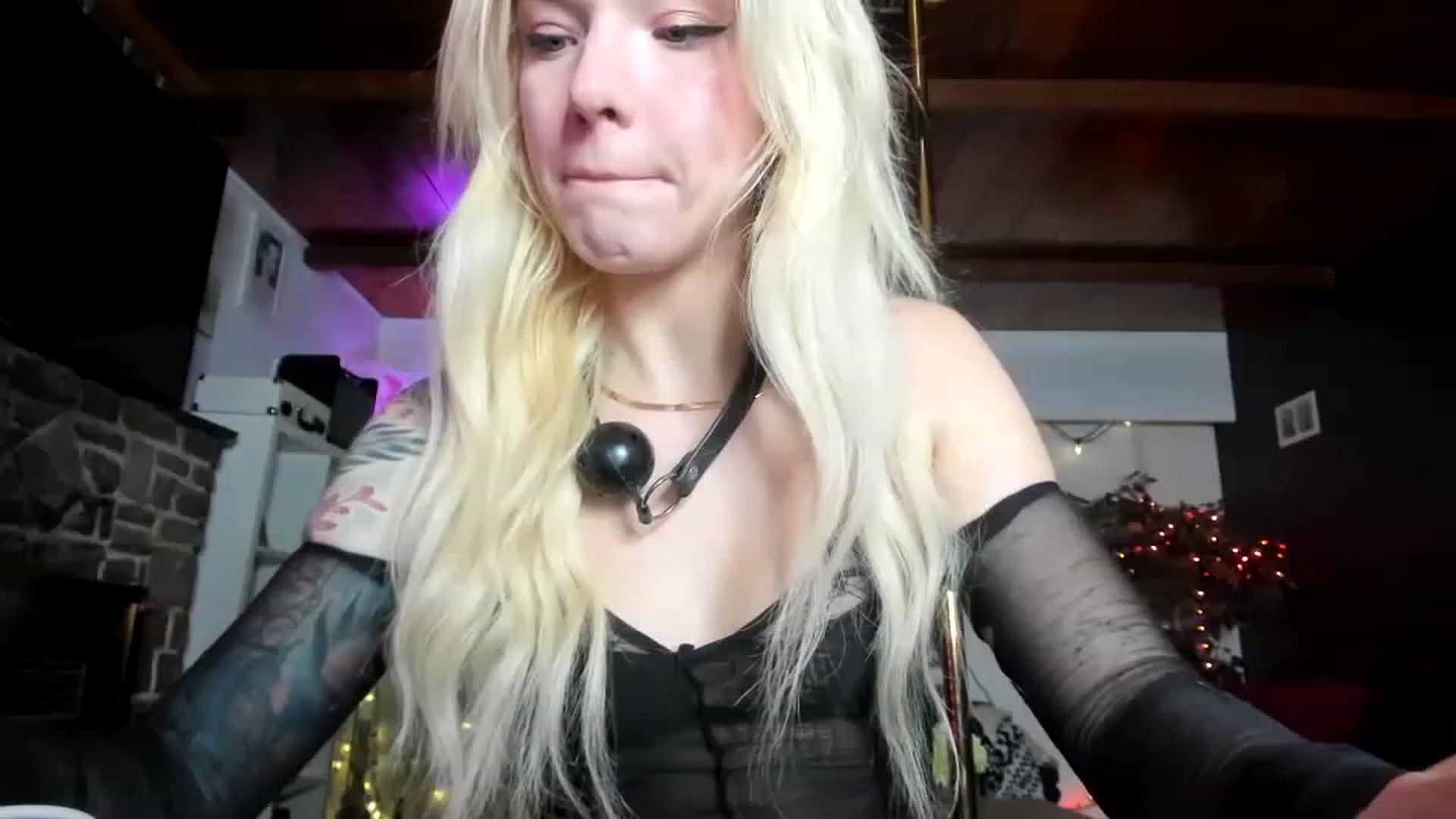 Gallery image thumbnail from Luubeam's myfreecams stream on, 11/23/2022, 01:57 image 17 of 20