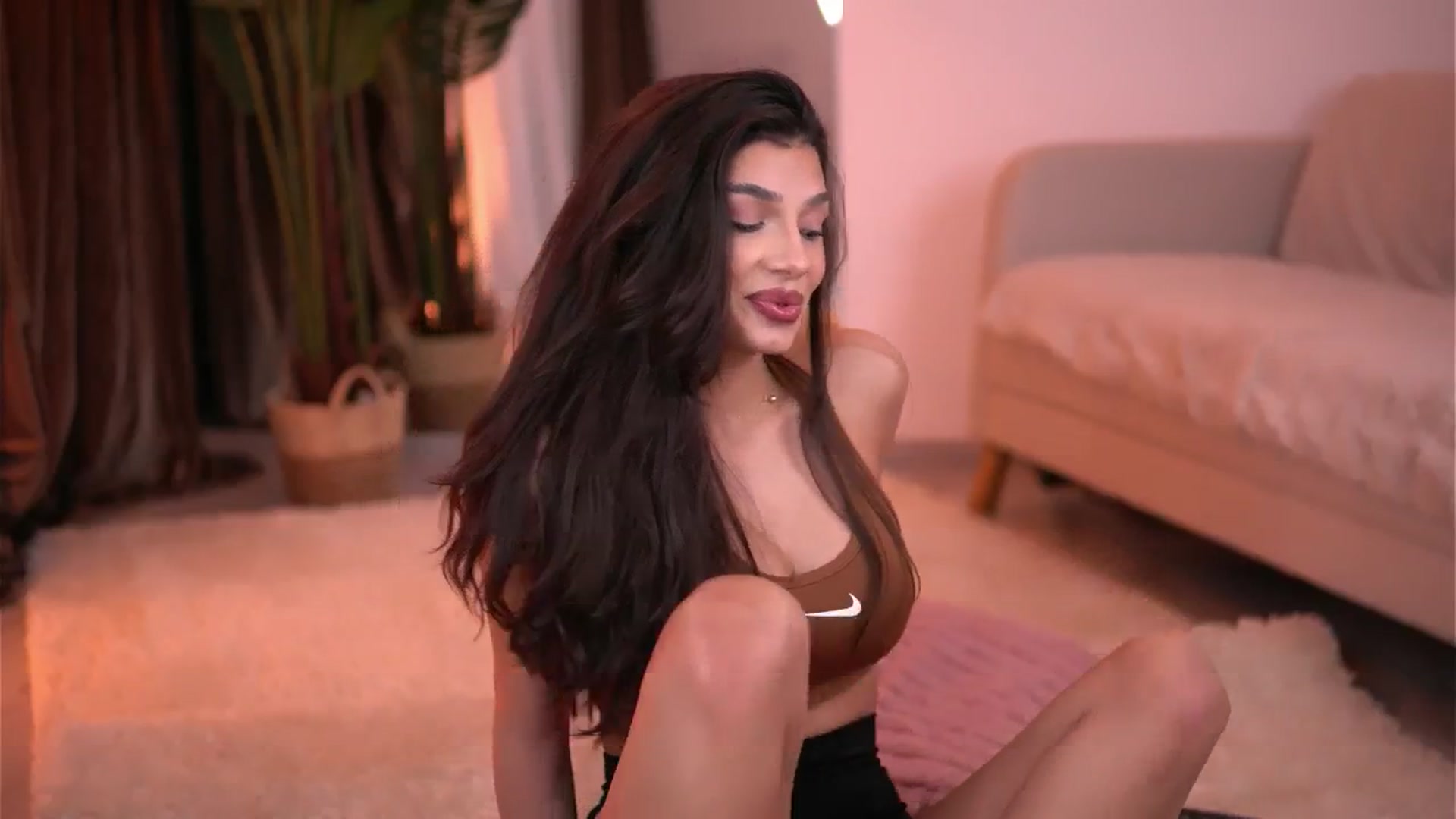 Gallery image thumbnail from LuvCaprice's myfreecams stream on, 11/24/2025, 13:45 image 2 of 20