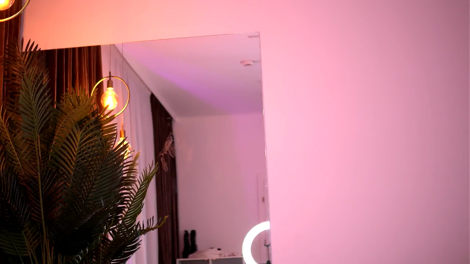 Gallery image thumbnail from LuvCaprice's myfreecams stream on, 12/08/2025, 12:23 image 2 of 20