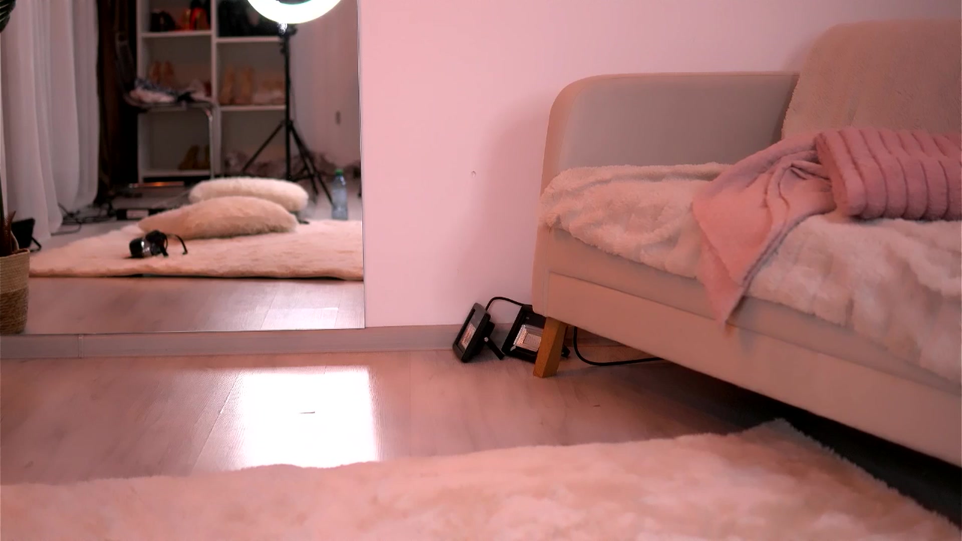 Gallery image thumbnail from LuvCaprice's myfreecams stream on, 01/10/2026, 19:13 image 17 of 20