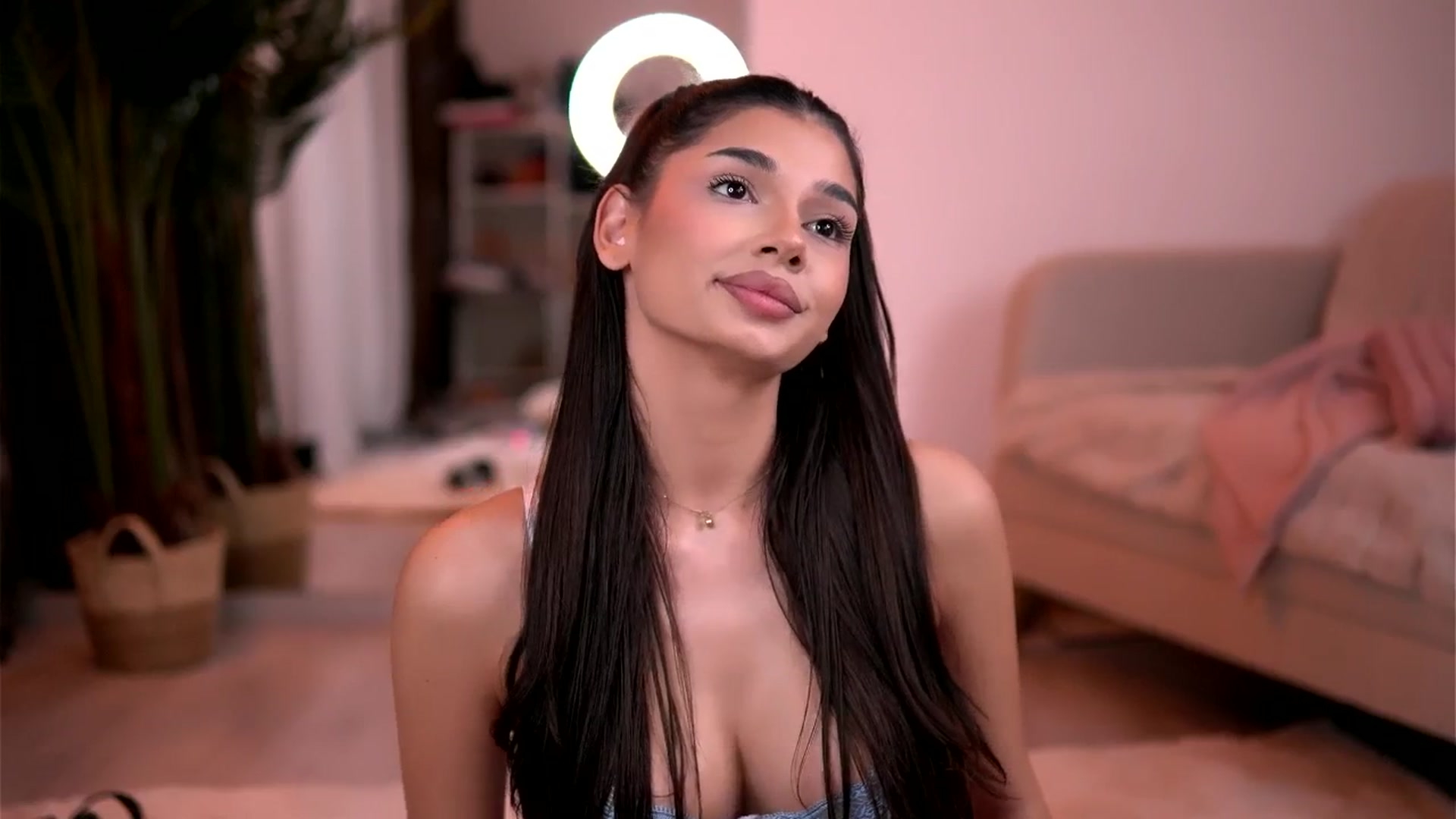 Gallery image thumbnail from LuvCaprice's myfreecams stream on, 01/10/2026, 19:13 image 13 of 20