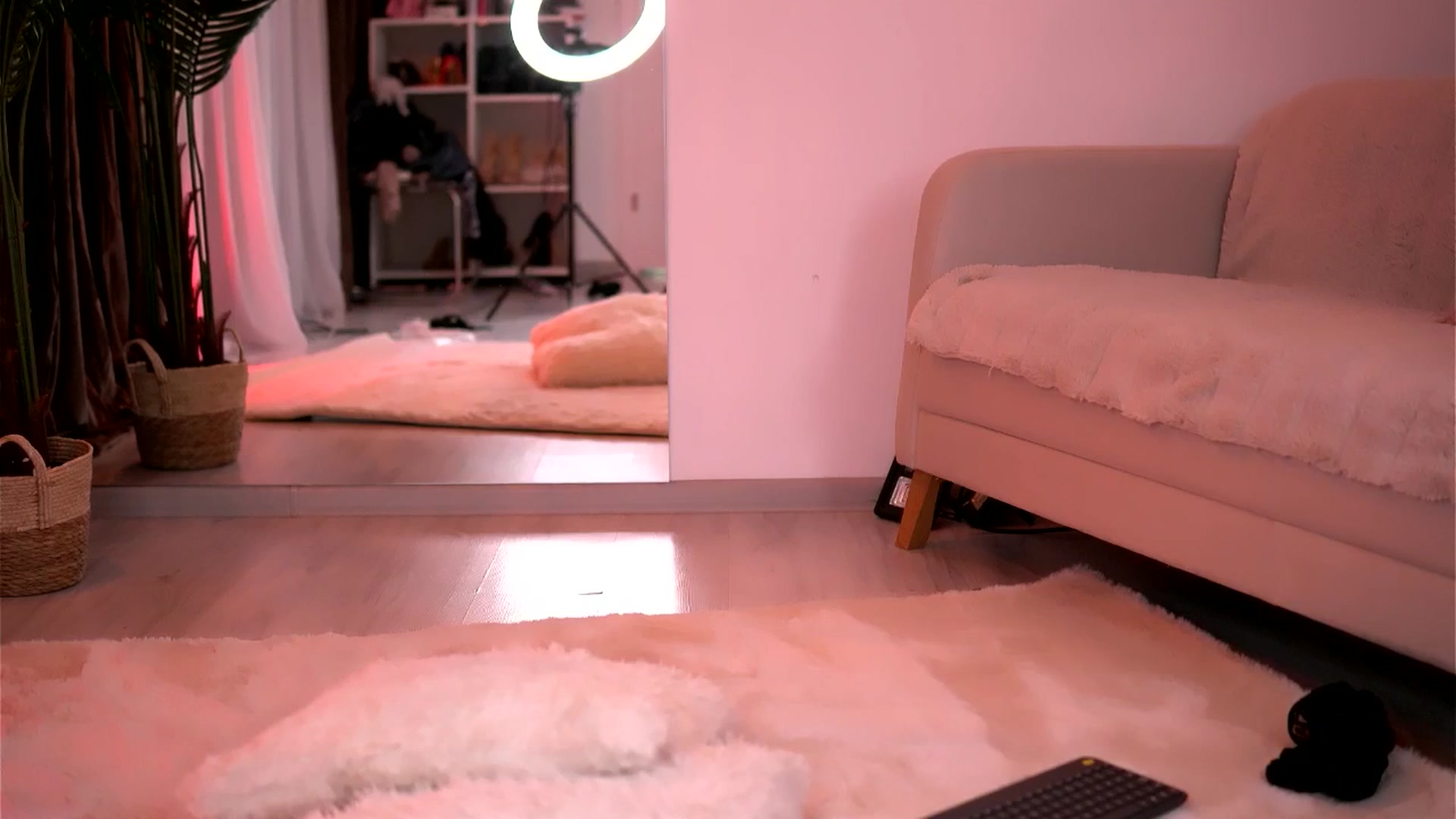 Gallery image thumbnail from LuvCaprice's myfreecams stream on, 01/12/2026, 20:13 image 7 of 20
