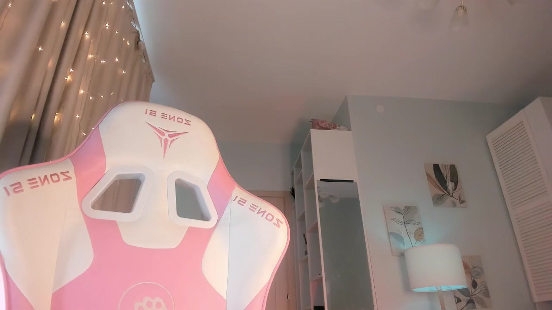 Gallery image thumbnail from Luv_Bae's myfreecams stream on, 05/29/2024, 07:34 image 10 of 20