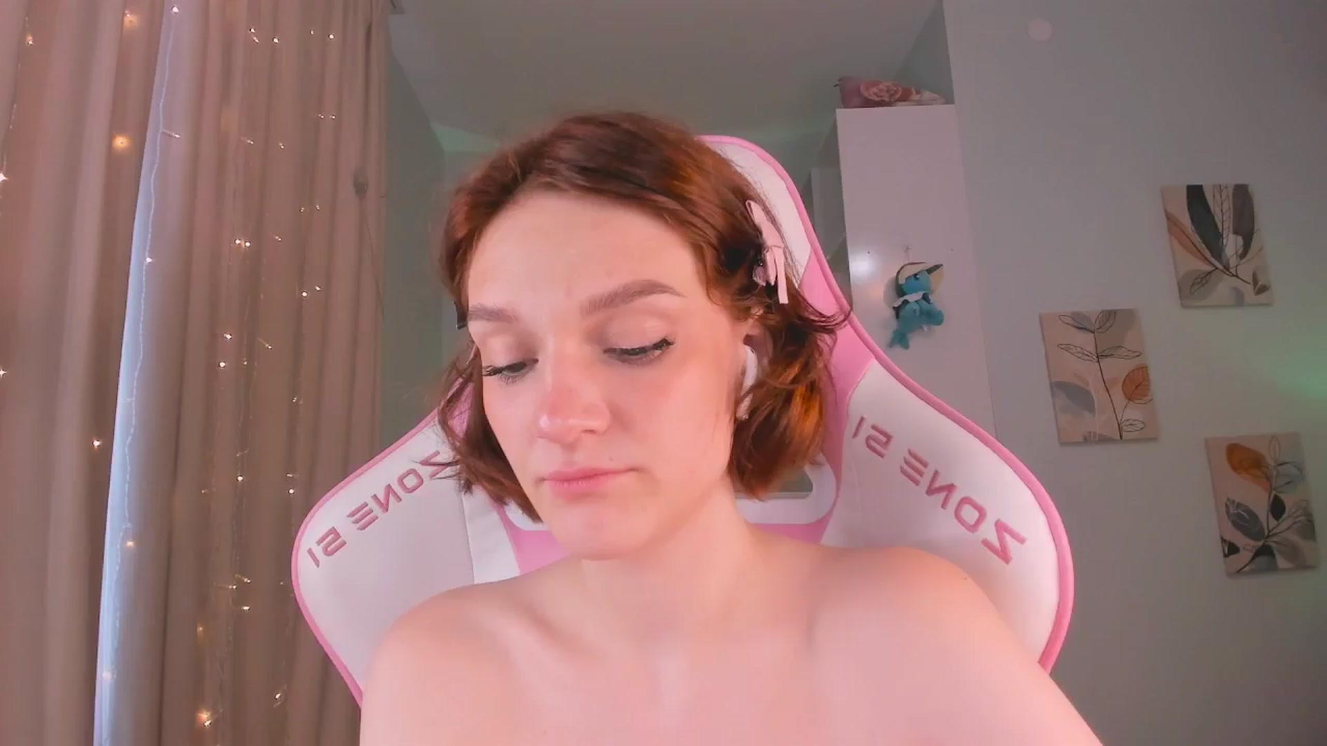 Gallery image thumbnail from Luv_Bae's myfreecams stream on, 07/14/2024, 07:11 image 15 of 20