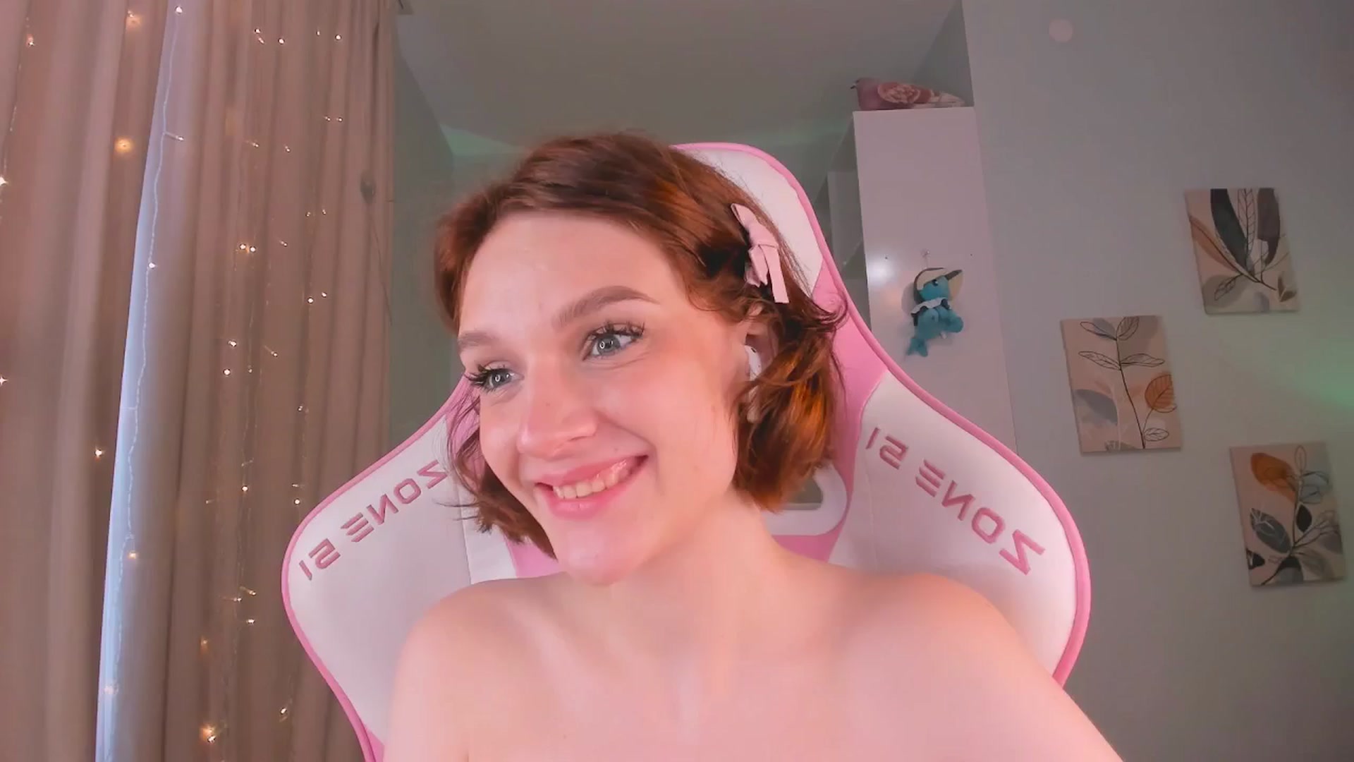 Gallery image thumbnail from Luv_Bae's myfreecams stream on, 07/14/2024, 07:11 image 16 of 20