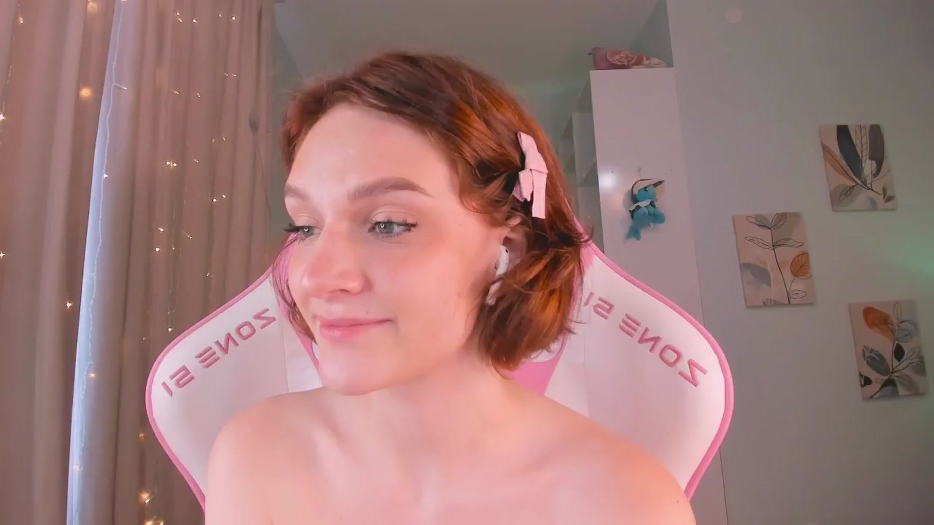 Gallery image thumbnail from Luv_Bae's myfreecams stream on, 07/14/2024, 07:11 image 5 of 20