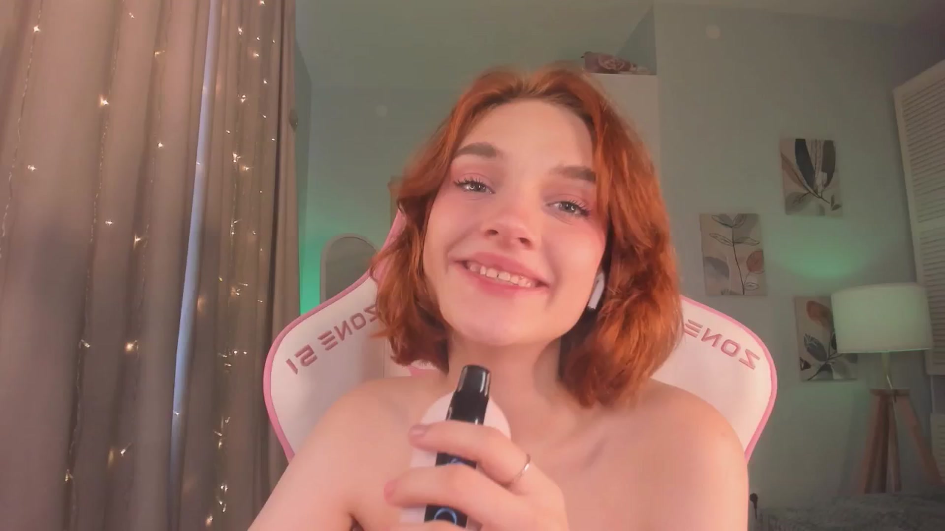Gallery image thumbnail from Luv_Bae's myfreecams stream on, 08/29/2024, 08:19 image 17 of 20