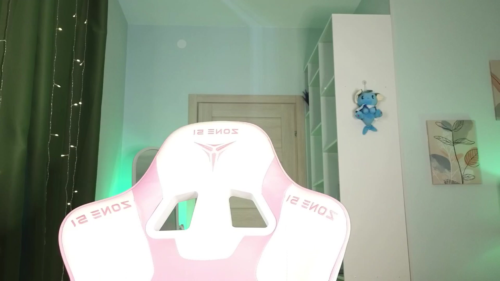 Gallery image thumbnail from Luv_Bae's myfreecams stream on, 09/20/2024, 09:29 image 4 of 20