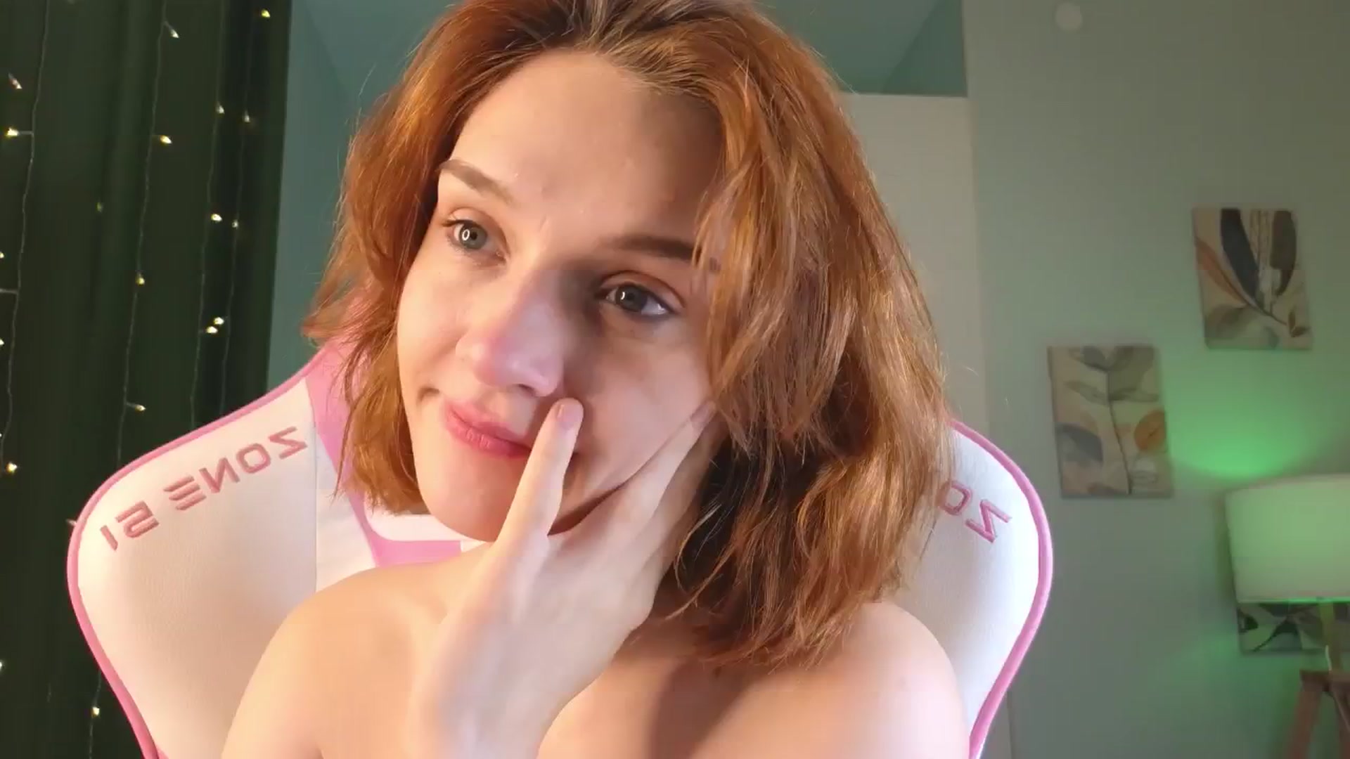 Gallery image thumbnail from Luv_Bae's myfreecams stream on, 09/25/2024, 07:57 image 13 of 20