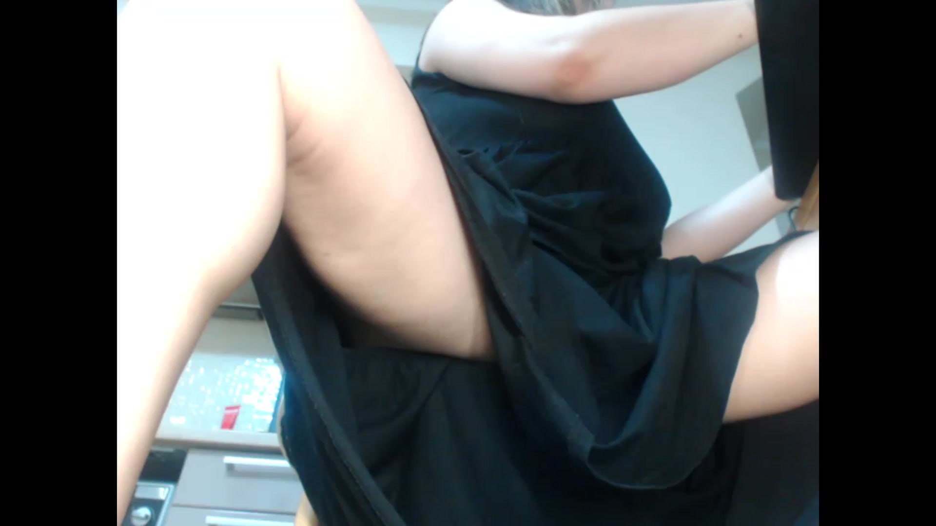 Gallery image thumbnail from LuvleeMelons's myfreecams stream on, 03/31/2023, 19:43 image 7 of 20
