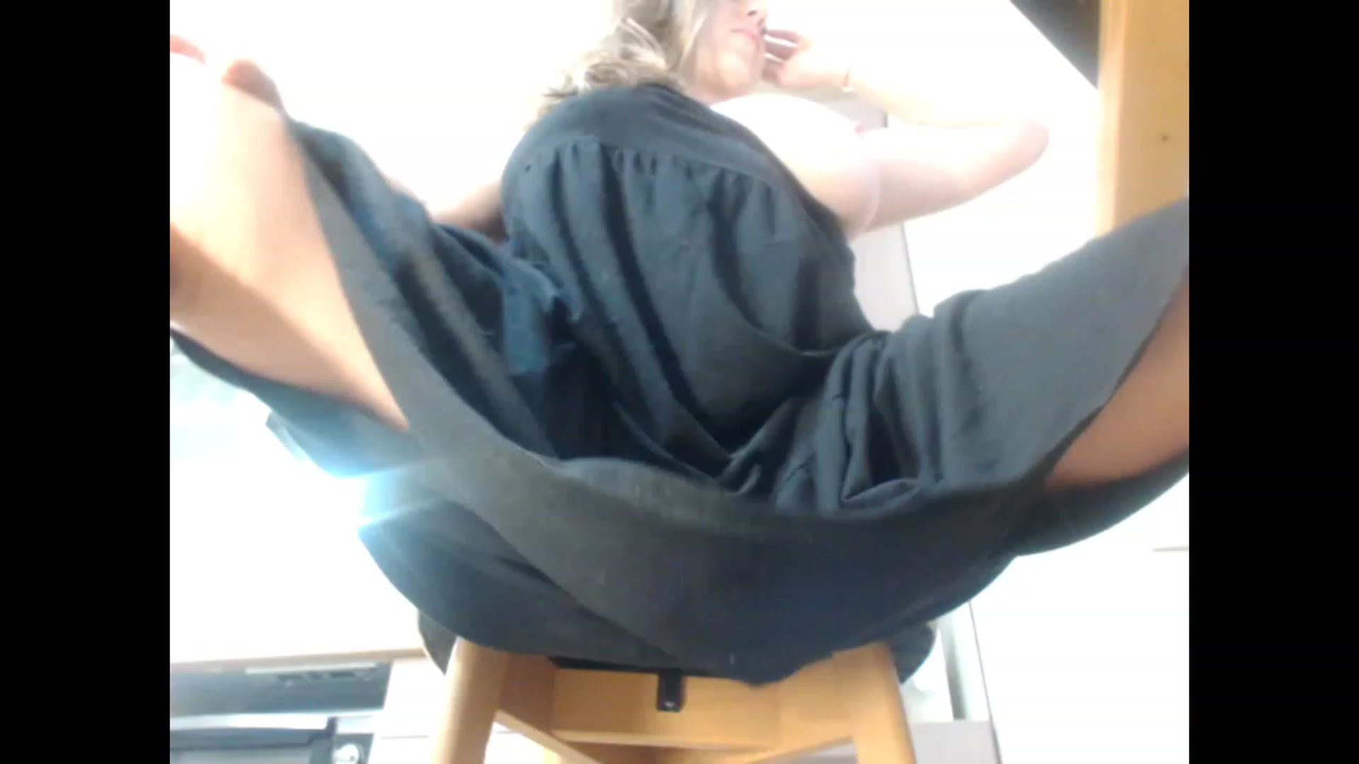 Gallery image thumbnail from LuvleeMelons's myfreecams stream on, 05/12/2023, 19:35 image 13 of 20