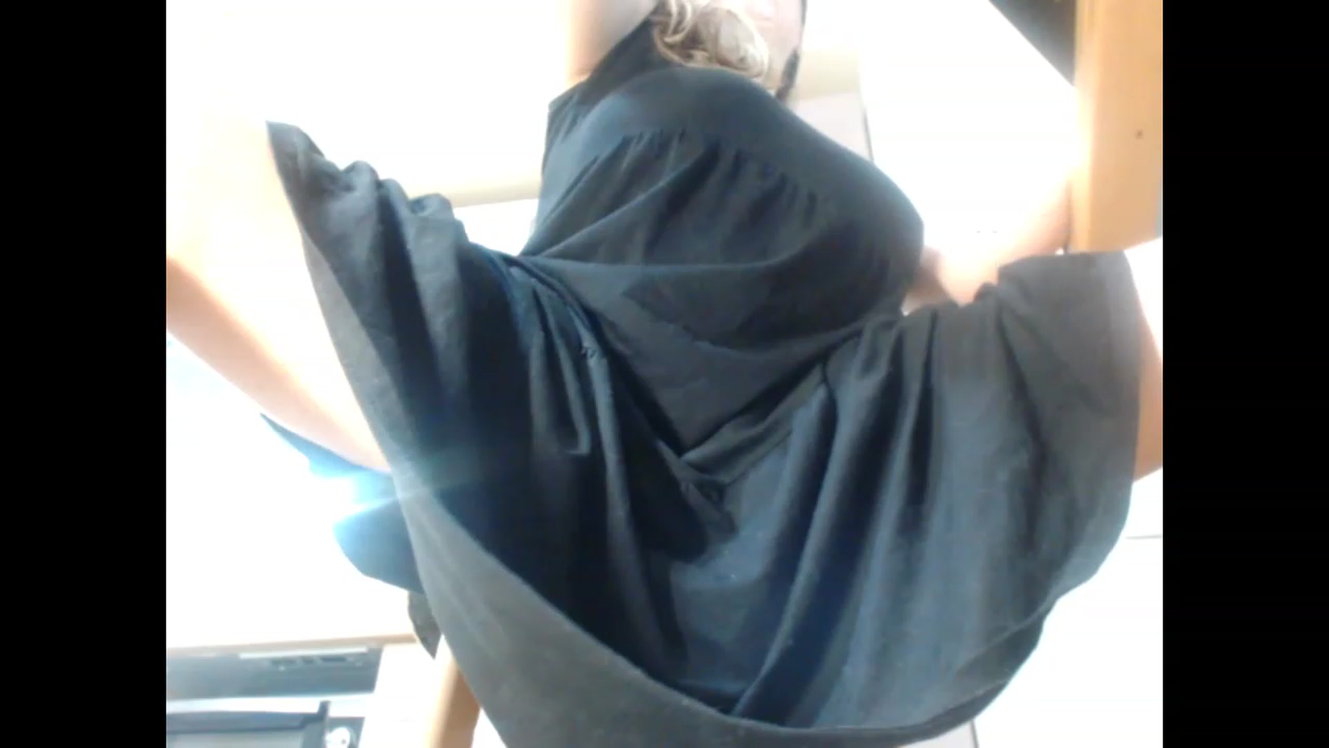 Gallery image thumbnail from LuvleeMelons's myfreecams stream on, 05/12/2023, 19:35 image 10 of 20