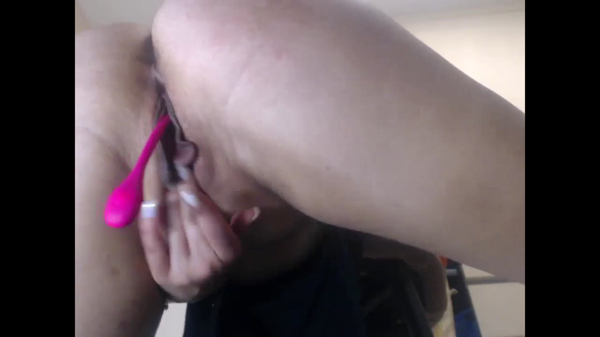 Gallery image thumbnail from LuvleeMelons's myfreecams stream on, 05/31/2024, 20:12 image 9 of 20